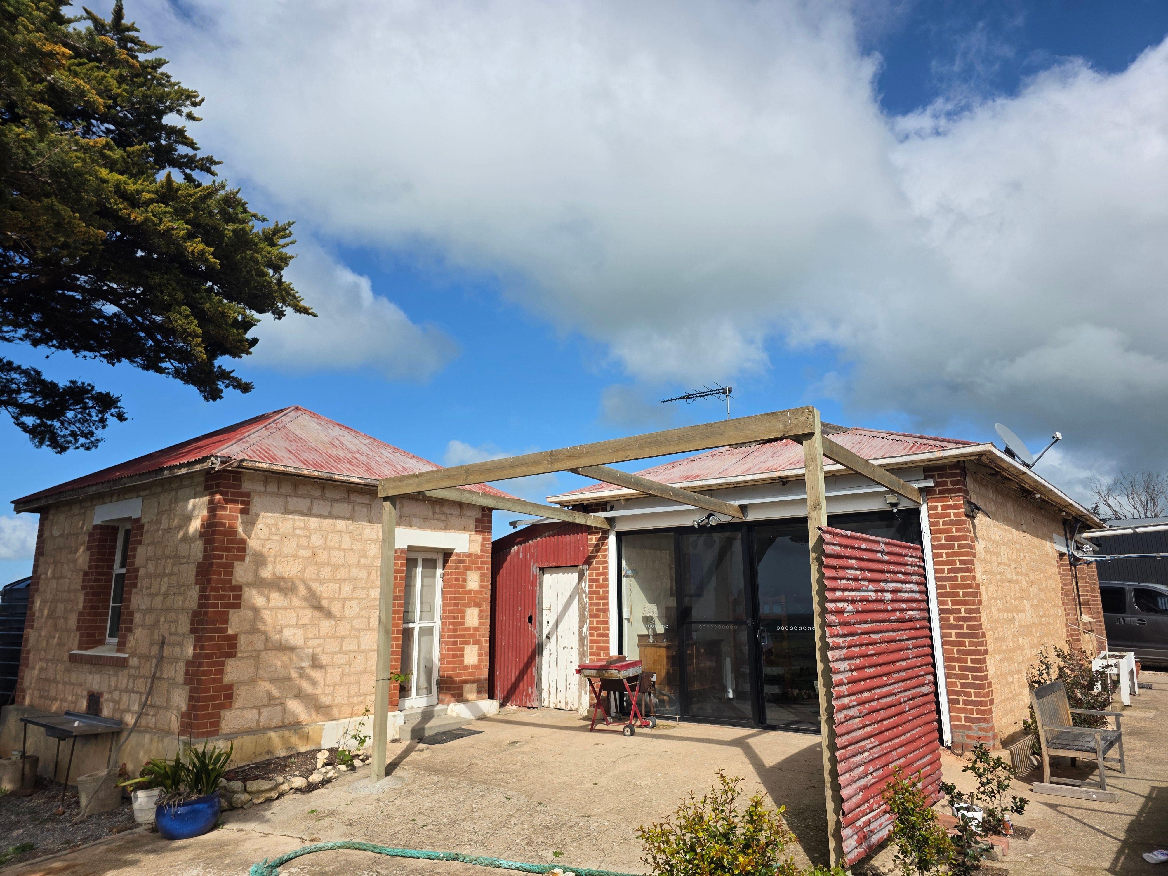 Fully self contained single room granny flat