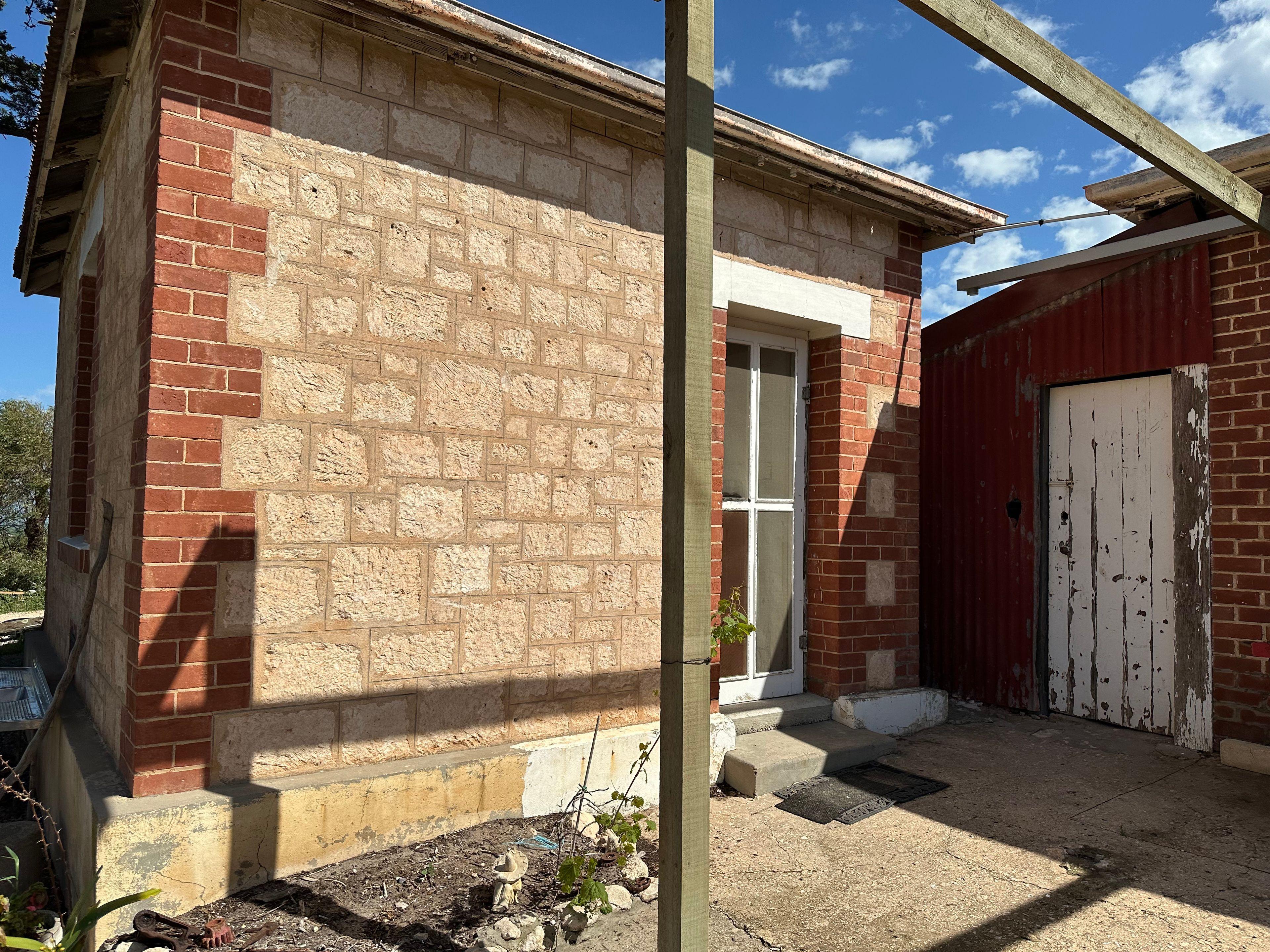 Fully self contained single room granny flat