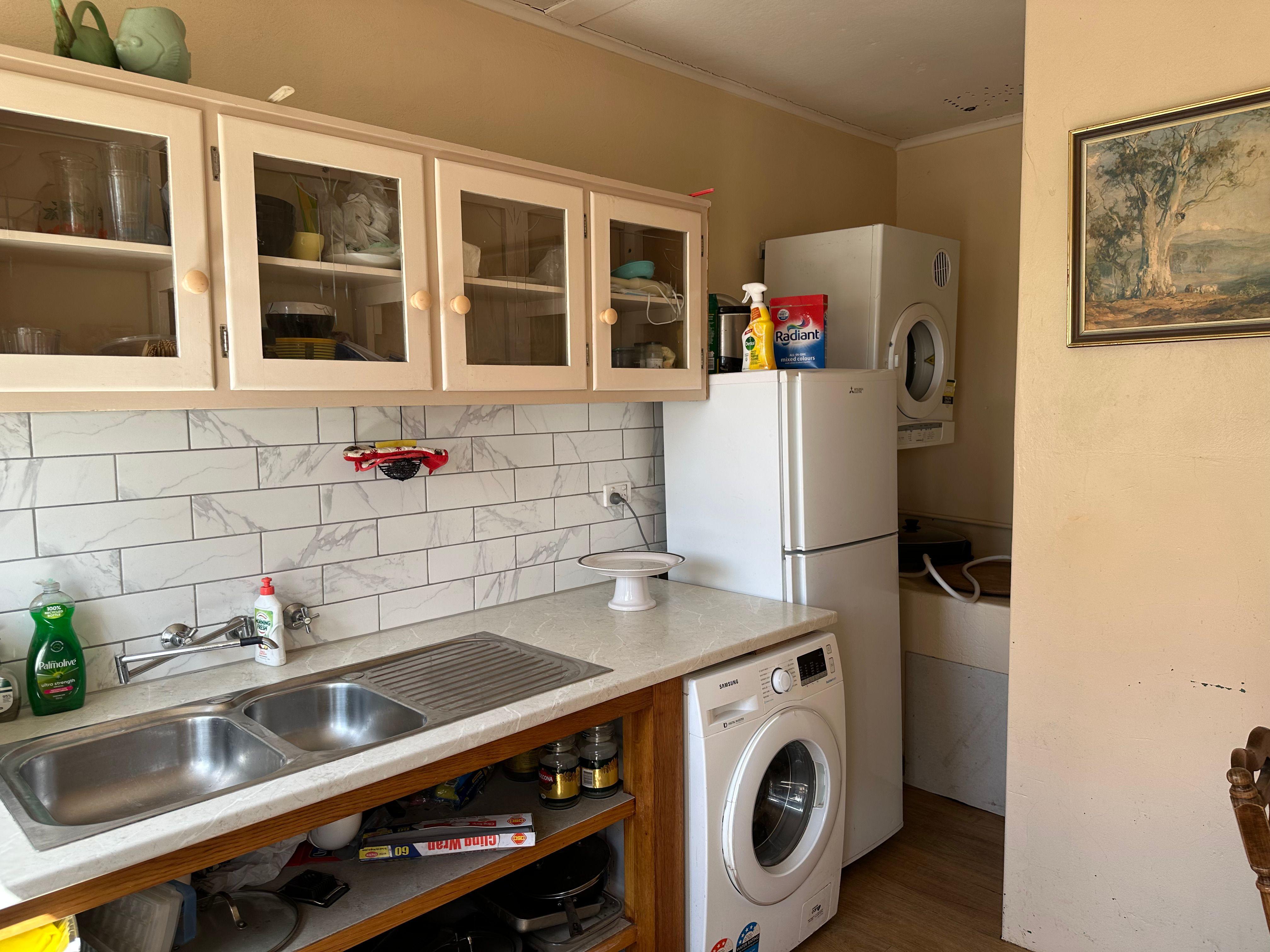 Fully self contained single room granny flat