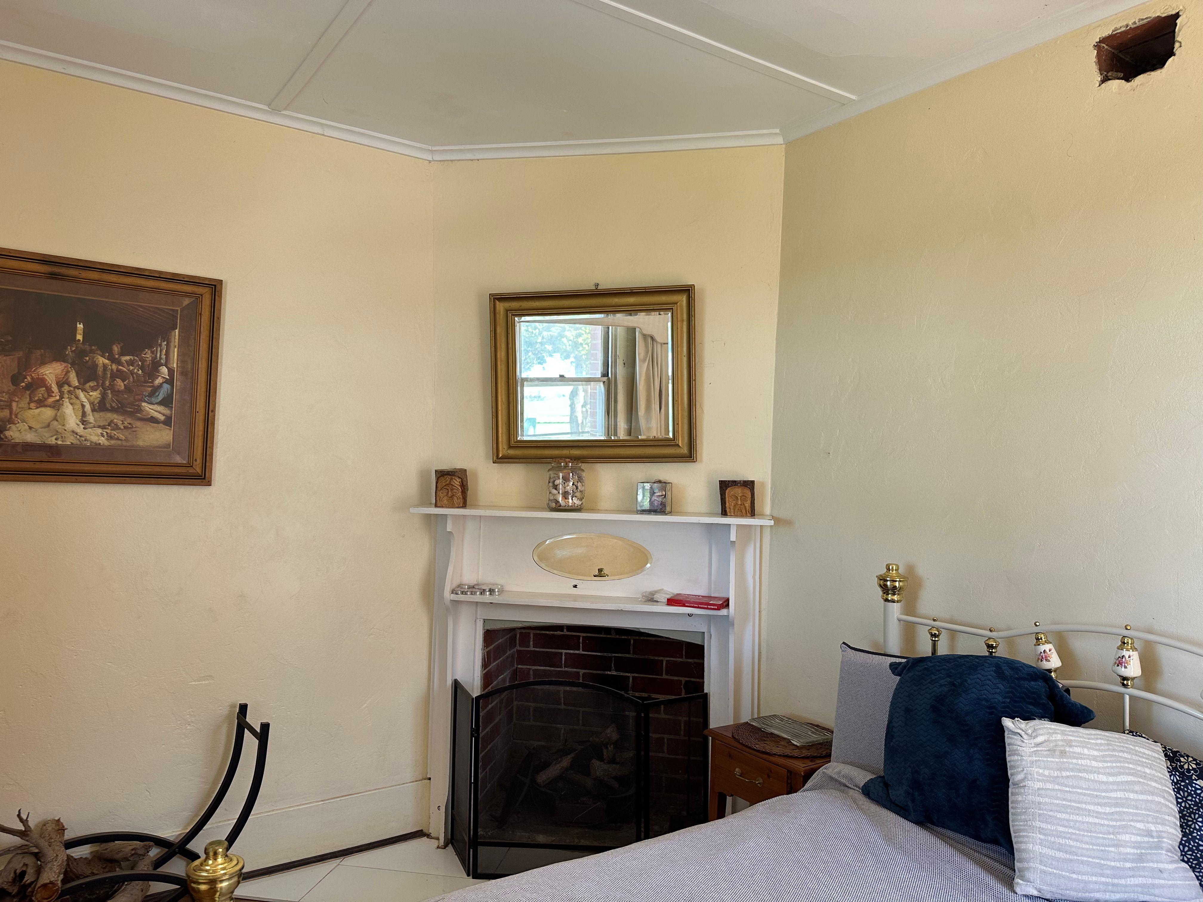 Fully self contained single room granny flat