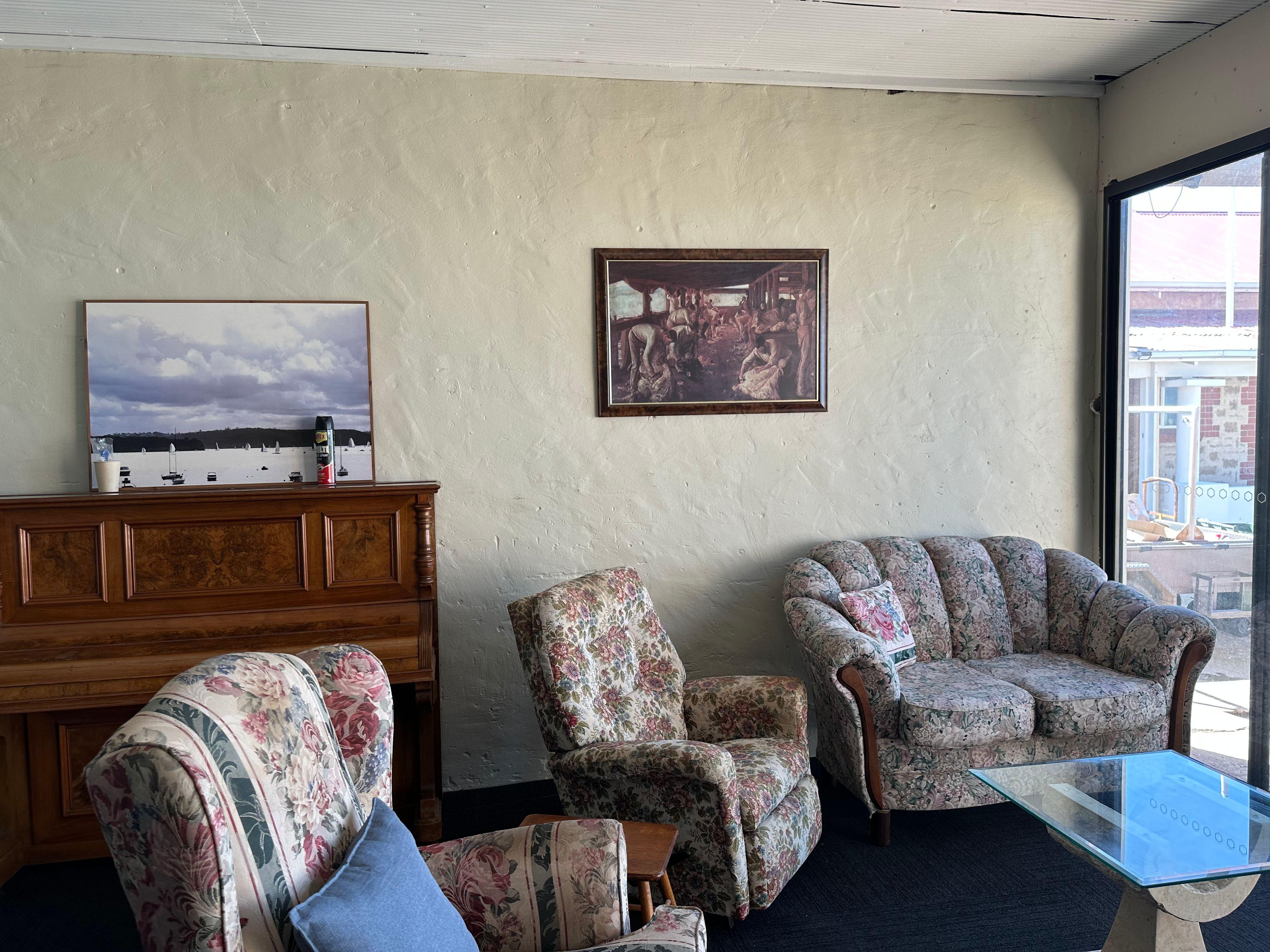 Fully self contained single room granny flat