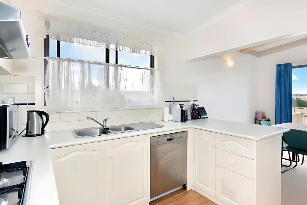 Spacious & Convenient - 3-Bed Unit in Quiet Locale