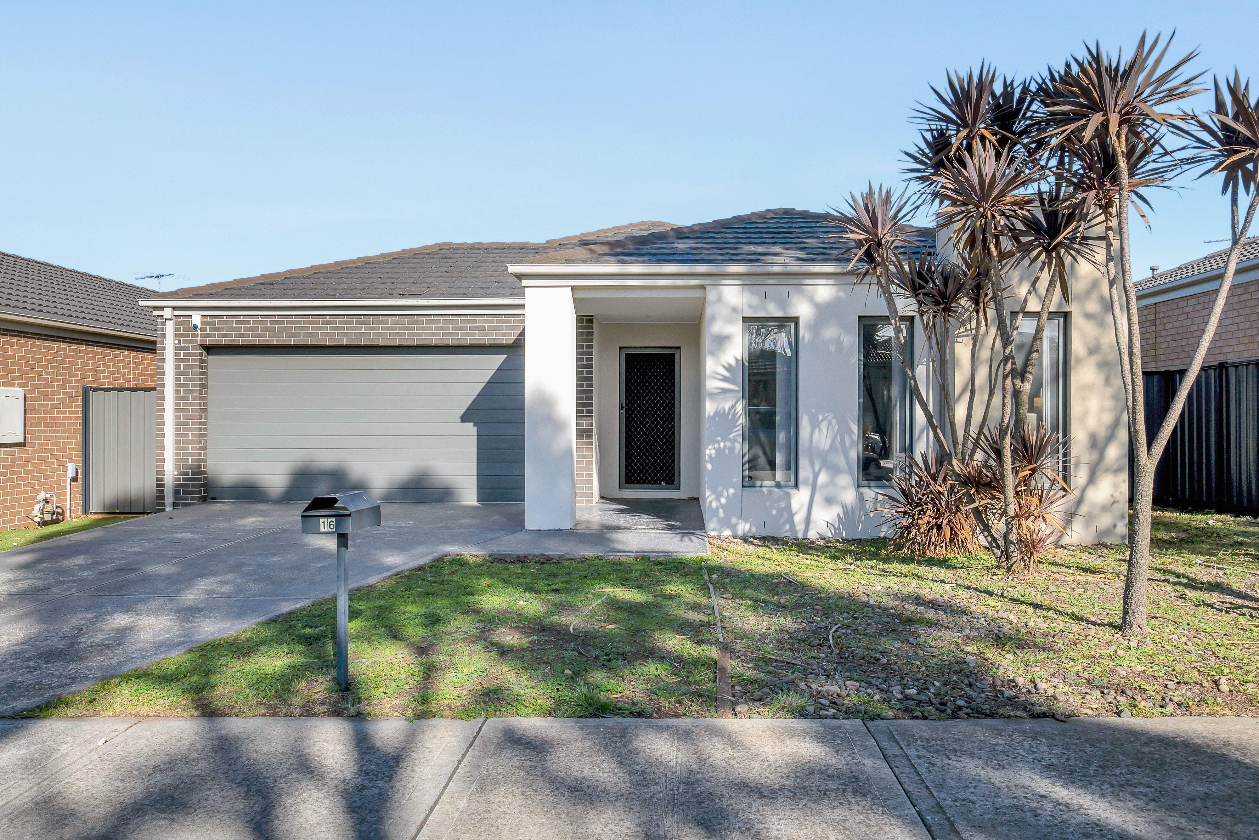 Prop-GPT: House: VIC Craigieburn, VIC 3064 Home For Rent