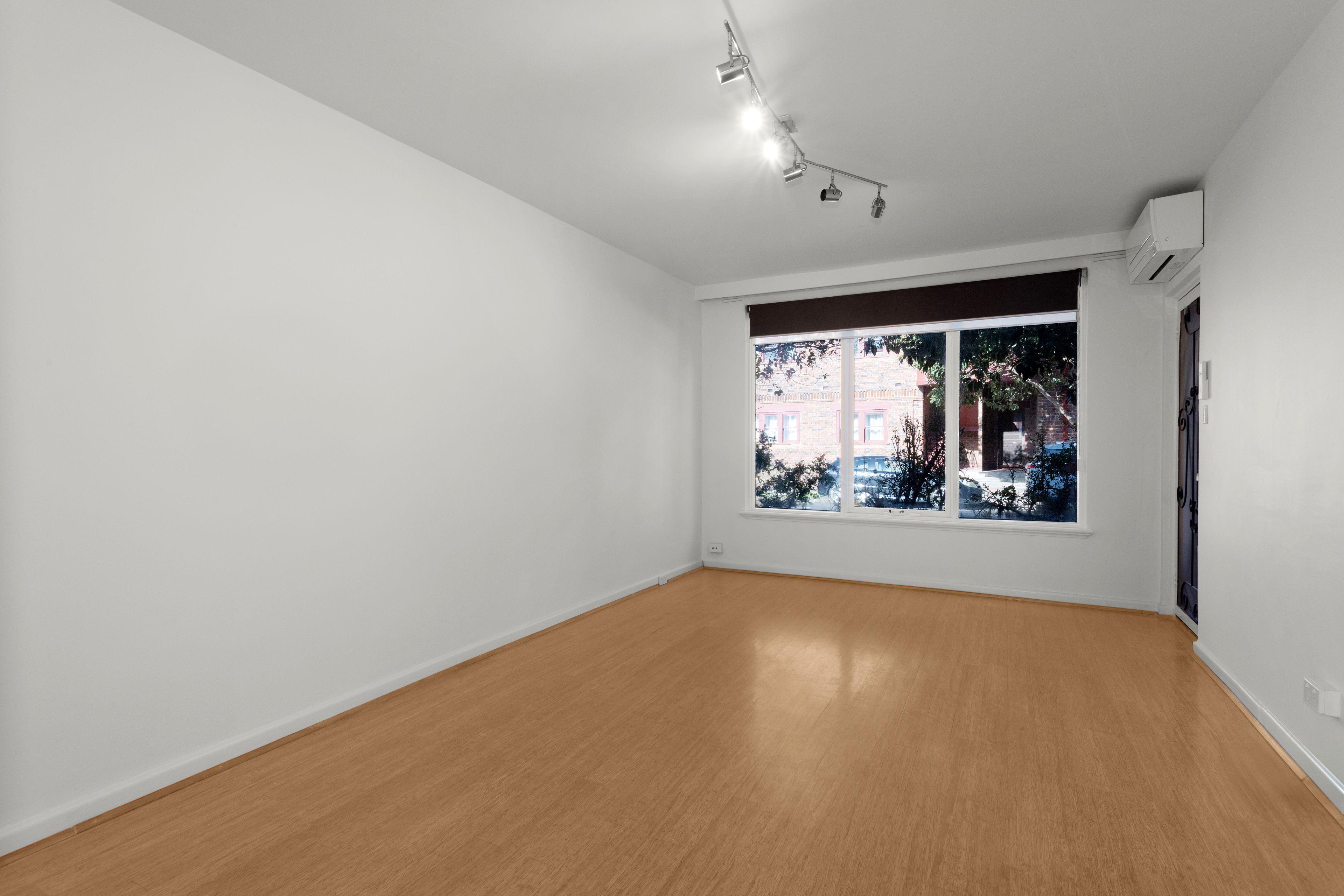 Stylish One-Bedroom Apartment in Prime Location