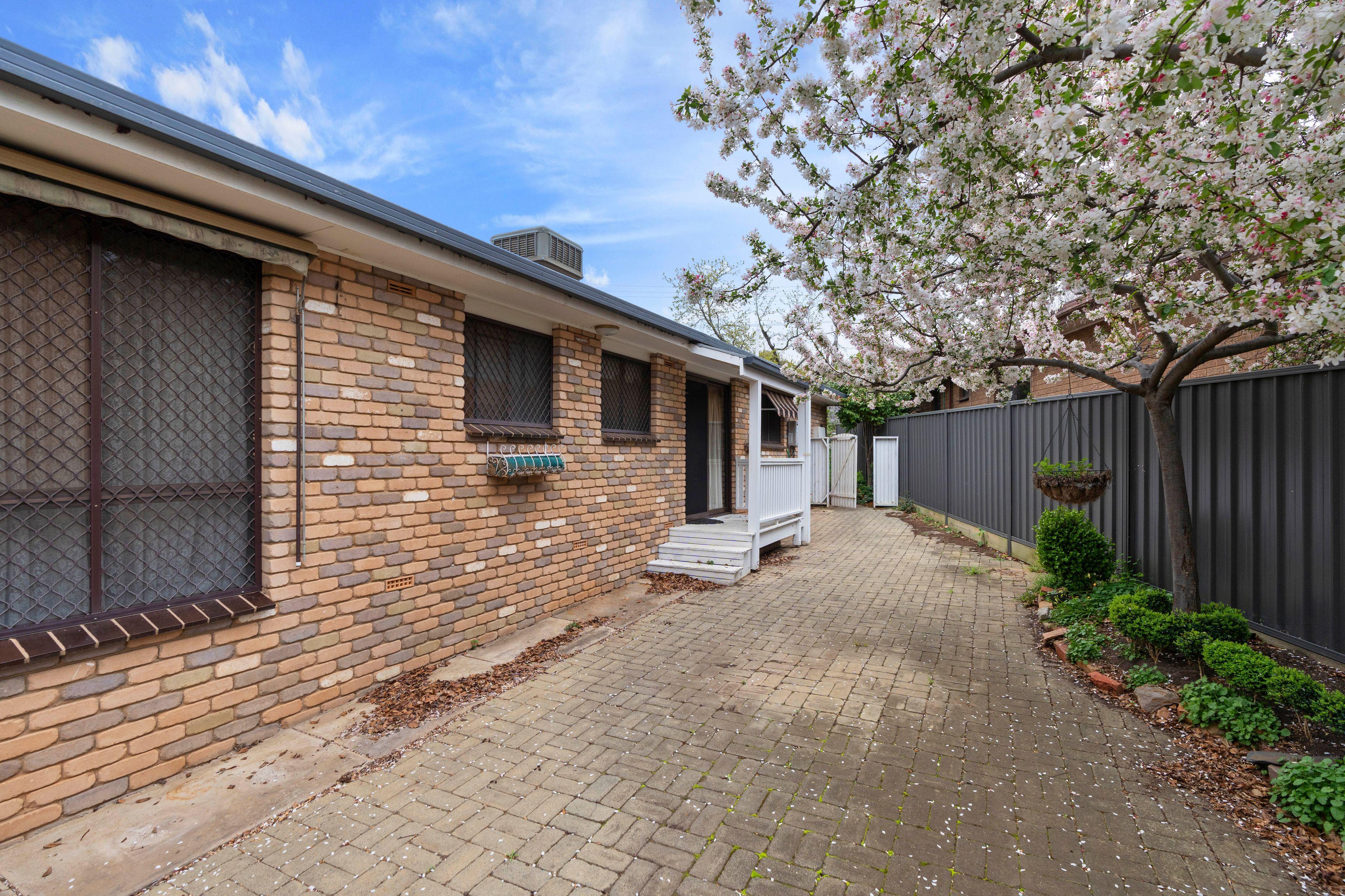 Charming Family Home for Lease in Kooringal