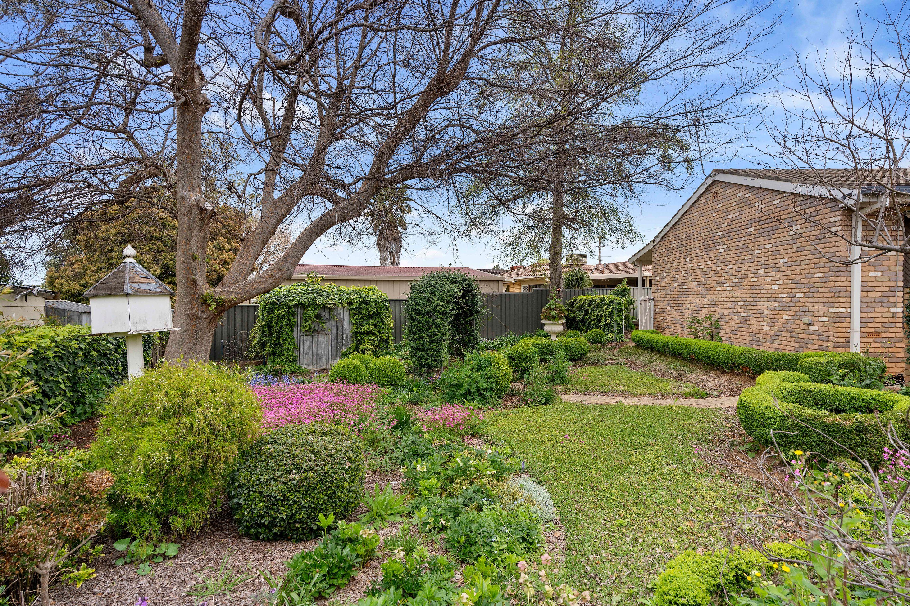 Charming Family Home for Lease in Kooringal