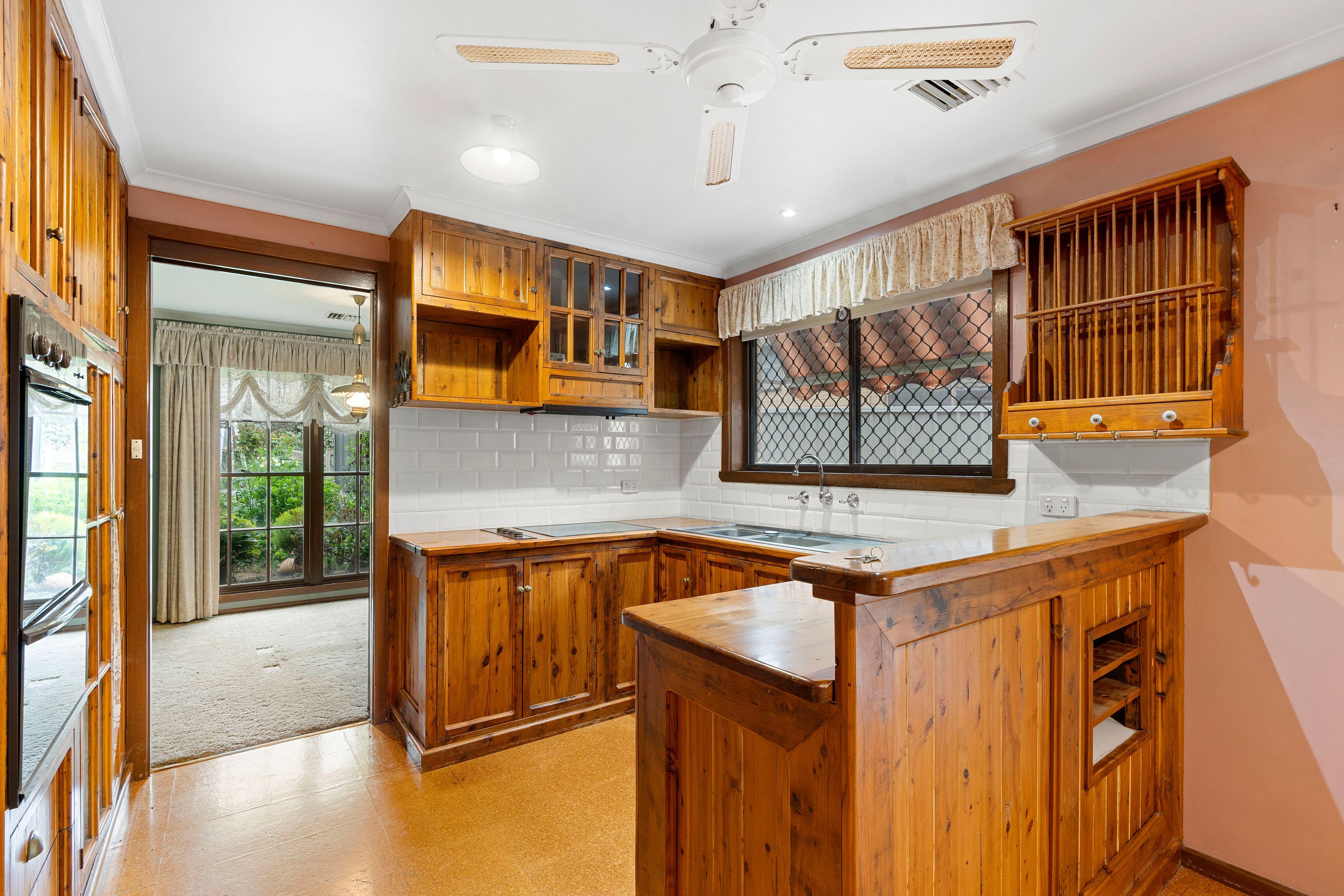 Charming Family Home for Lease in Kooringal