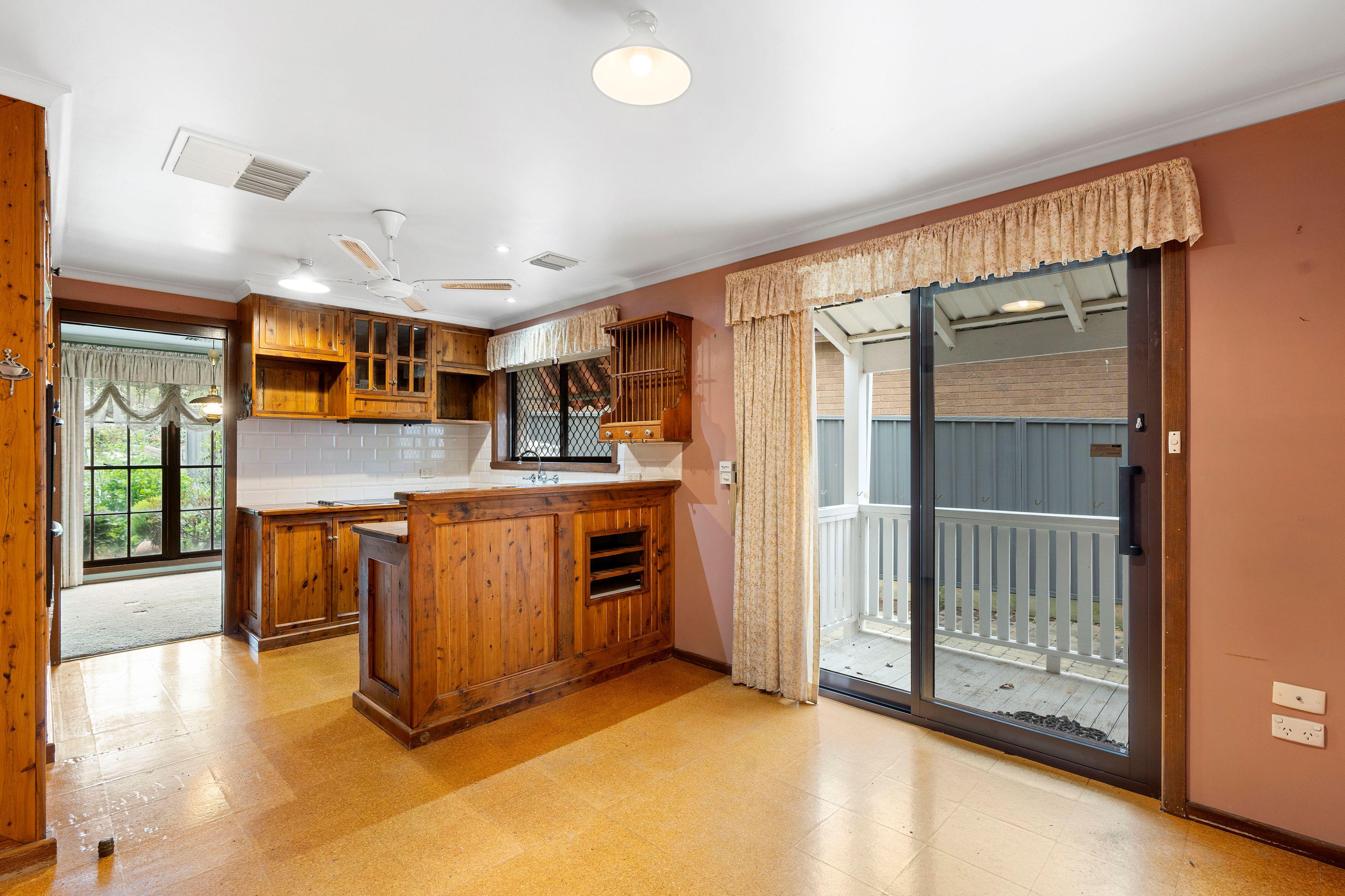 Charming Family Home for Lease in Kooringal