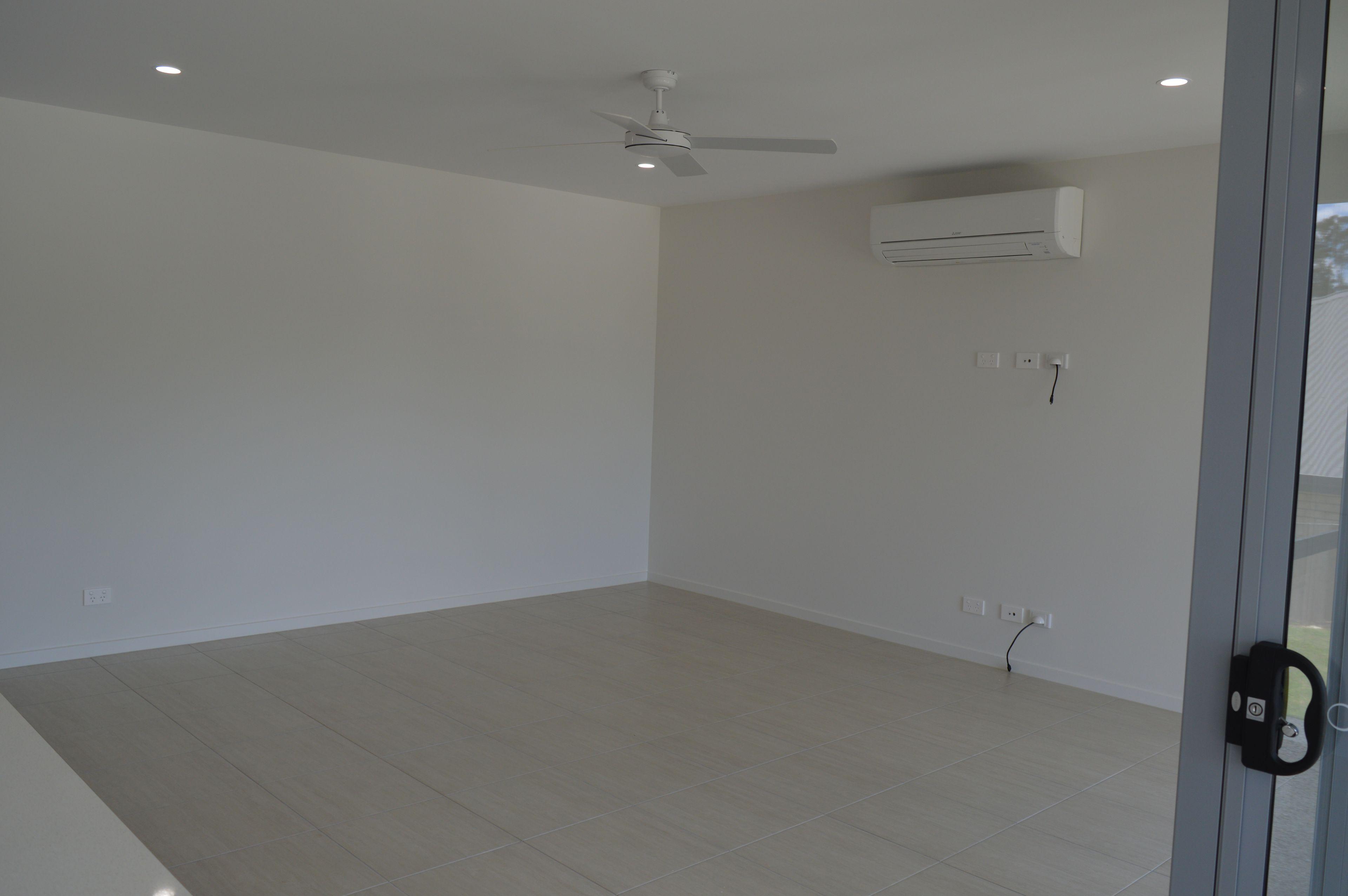 Pathways Estate Home - Minutes to Town!