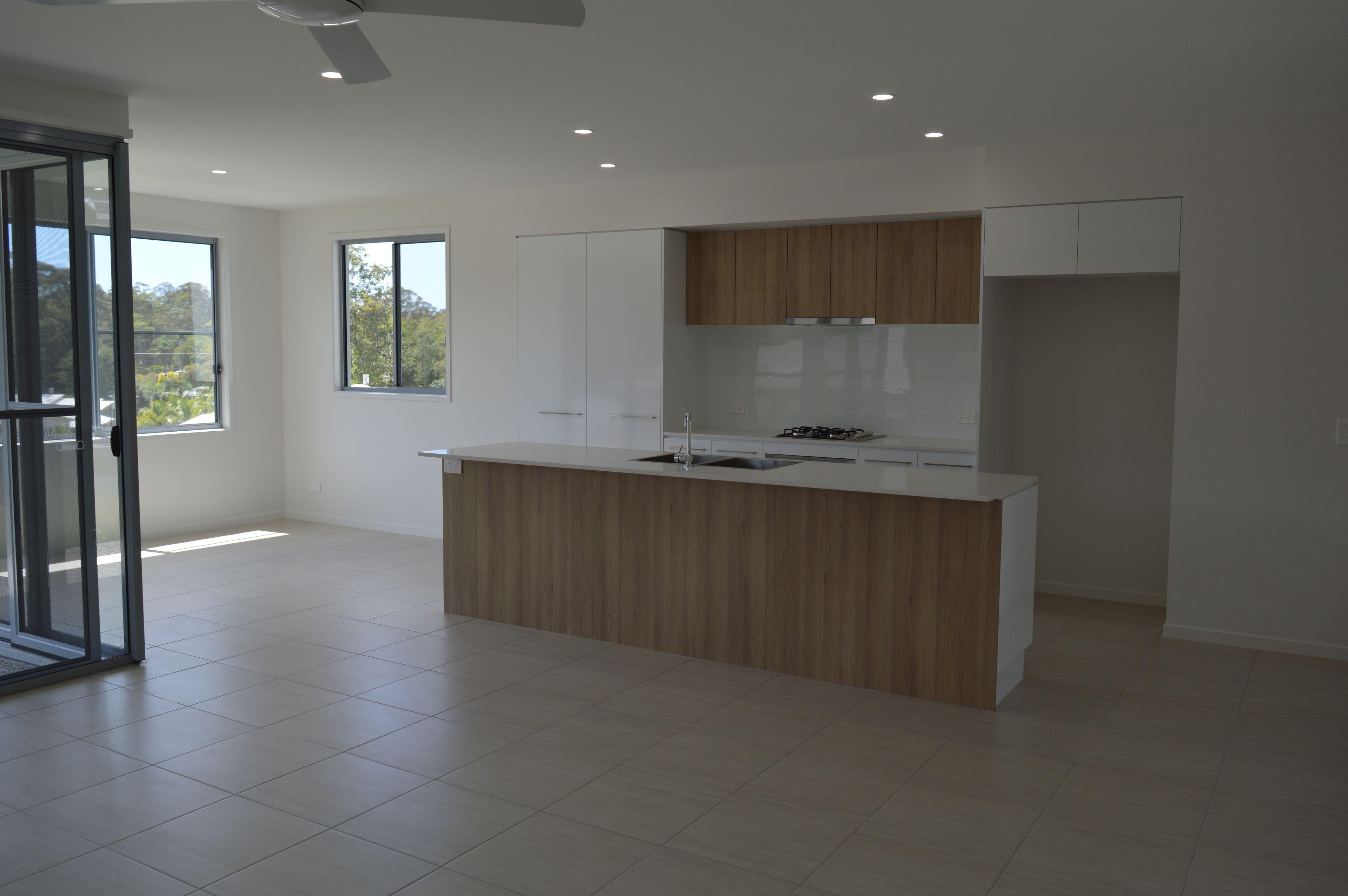 Pathways Estate Home - Minutes to Town!