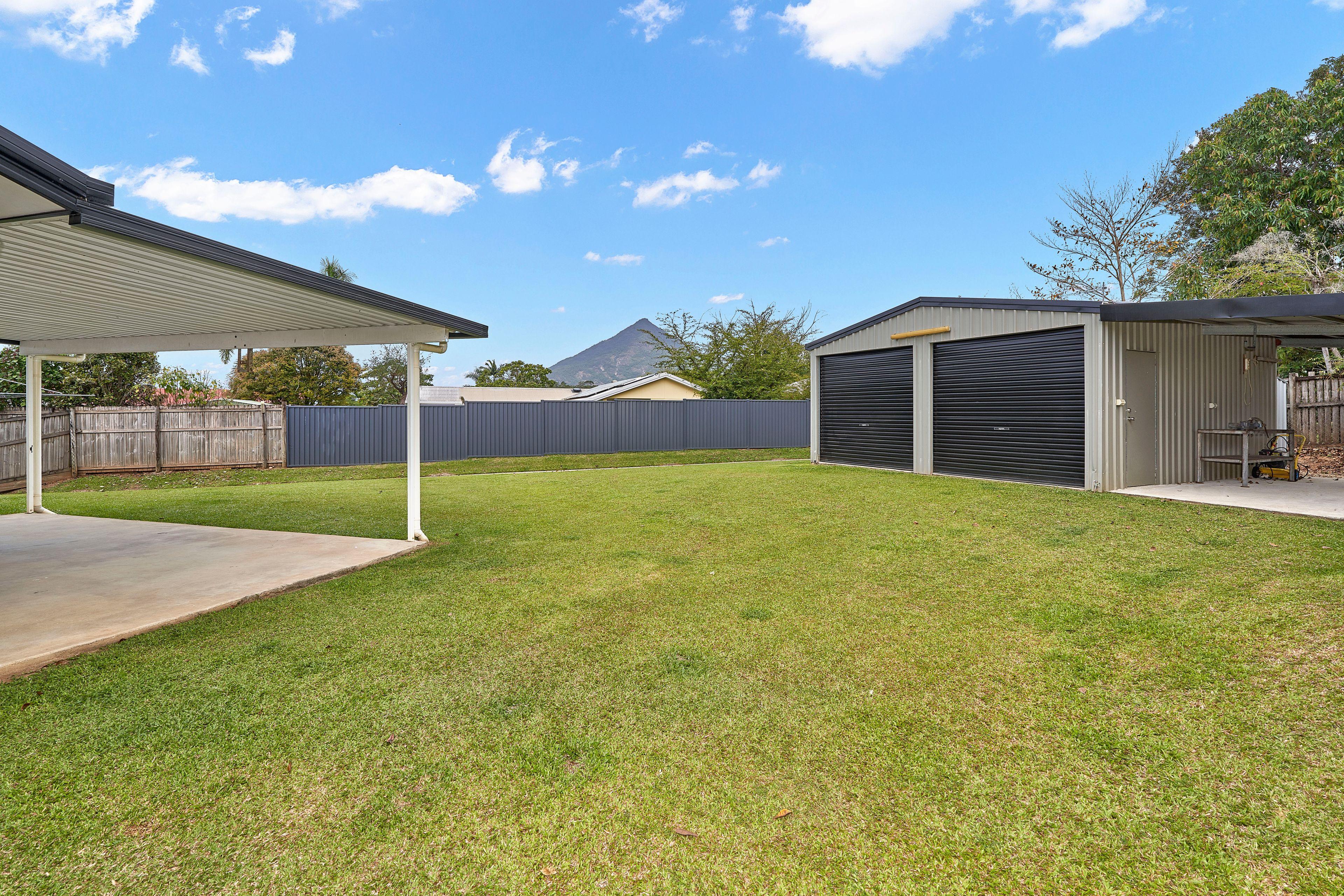 UNFURNISHED HOME ON A LARGE BLOCK WITH A GREAT SHED!