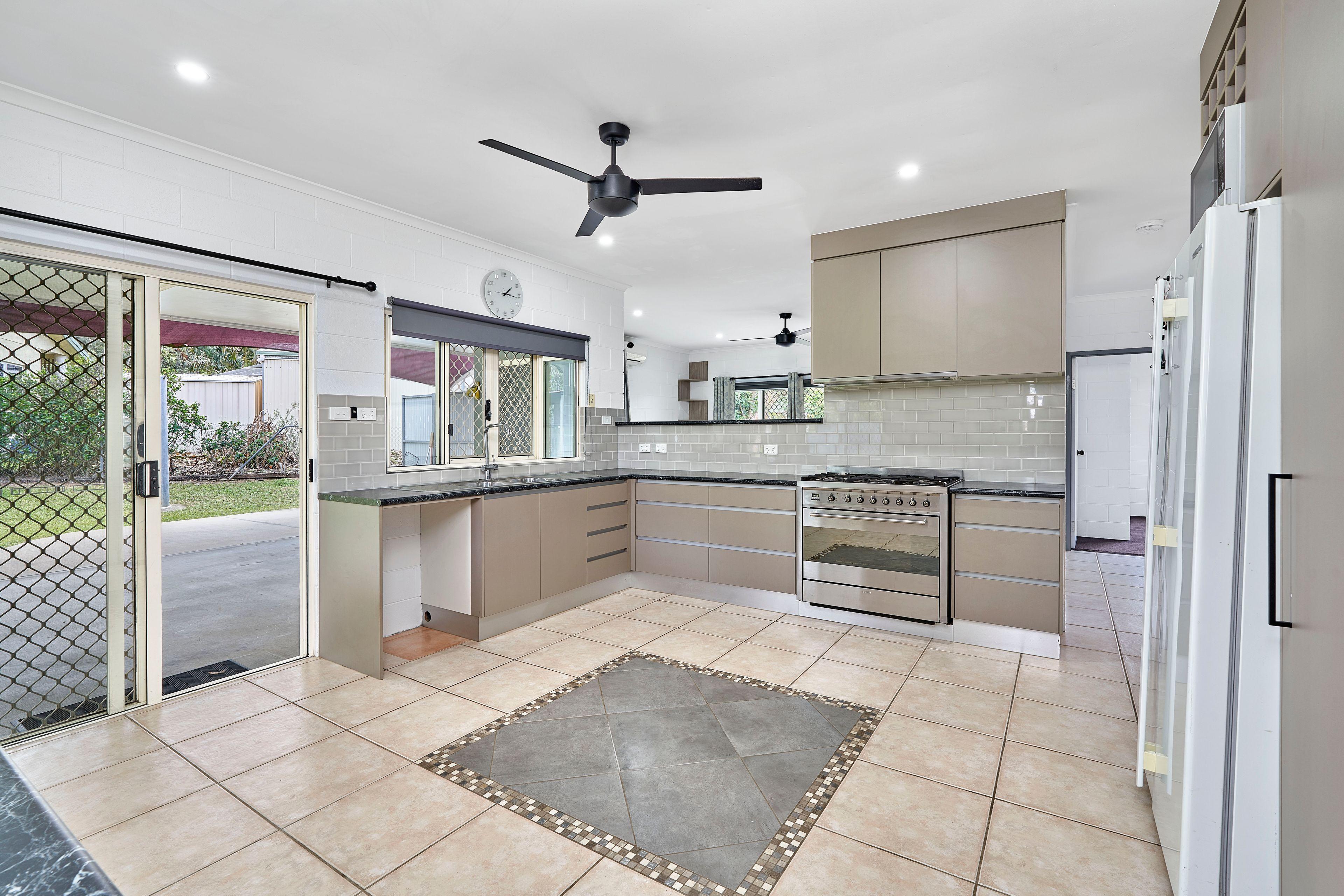 UNFURNISHED HOME ON A LARGE BLOCK WITH A GREAT SHED!