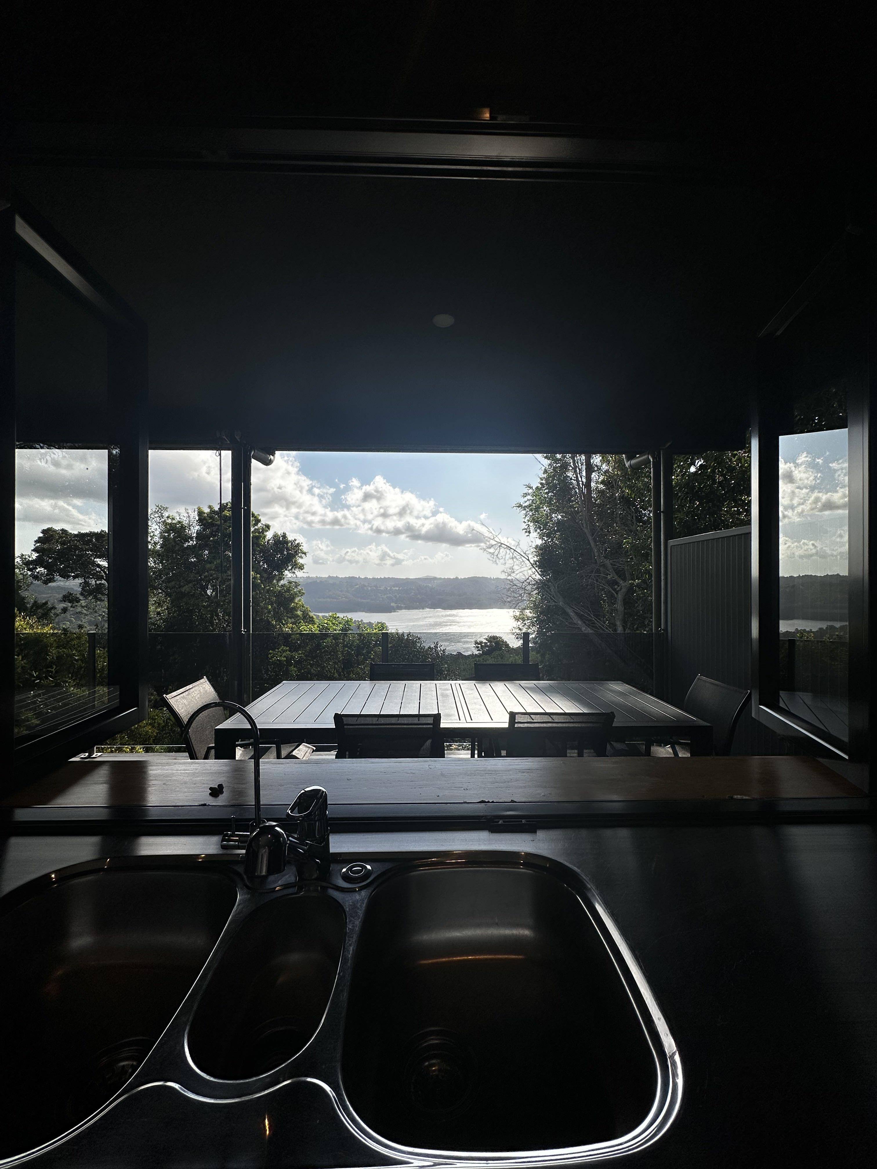 Mullara over Lake Baroon - architectural retreat with panoramic views