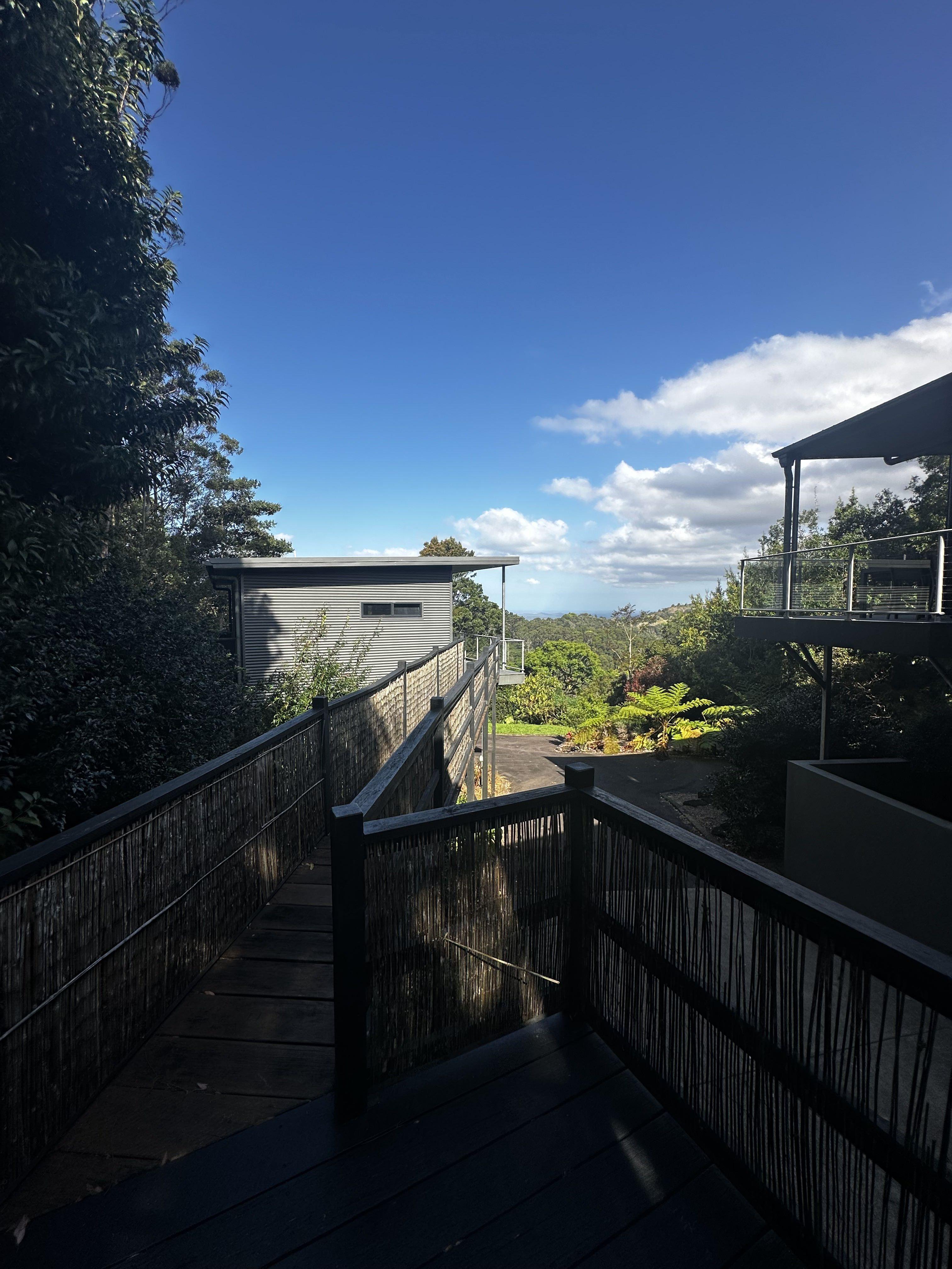 Mullara over Lake Baroon - architectural retreat with panoramic views