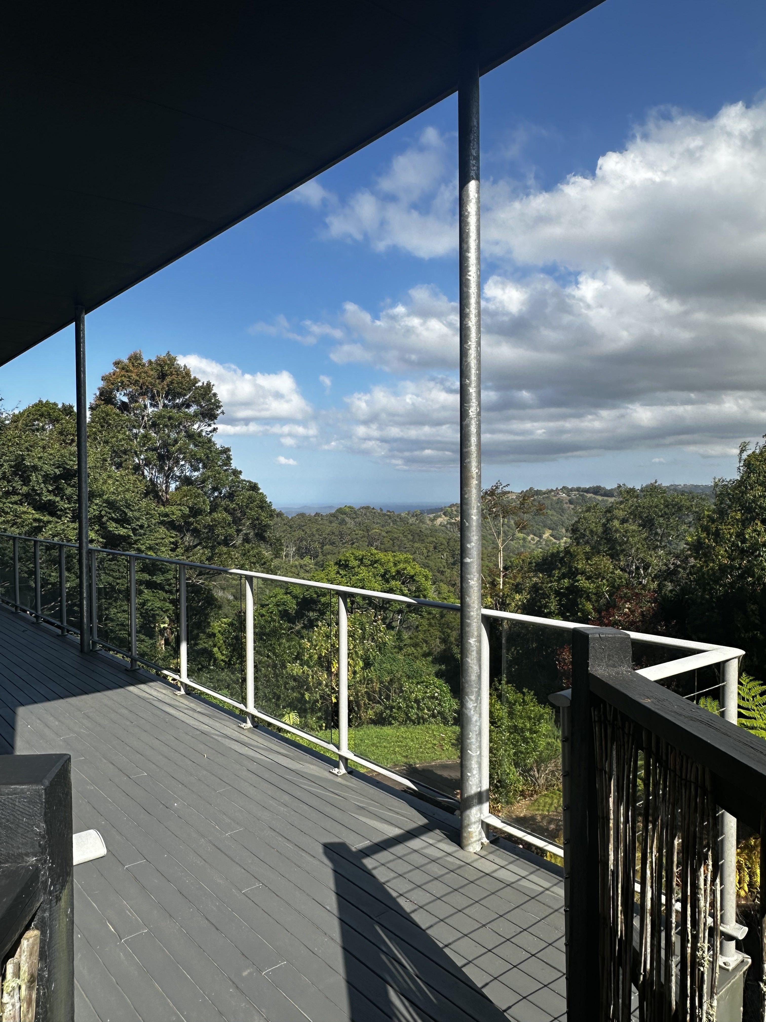 Mullara over Lake Baroon - architectural retreat with panoramic views