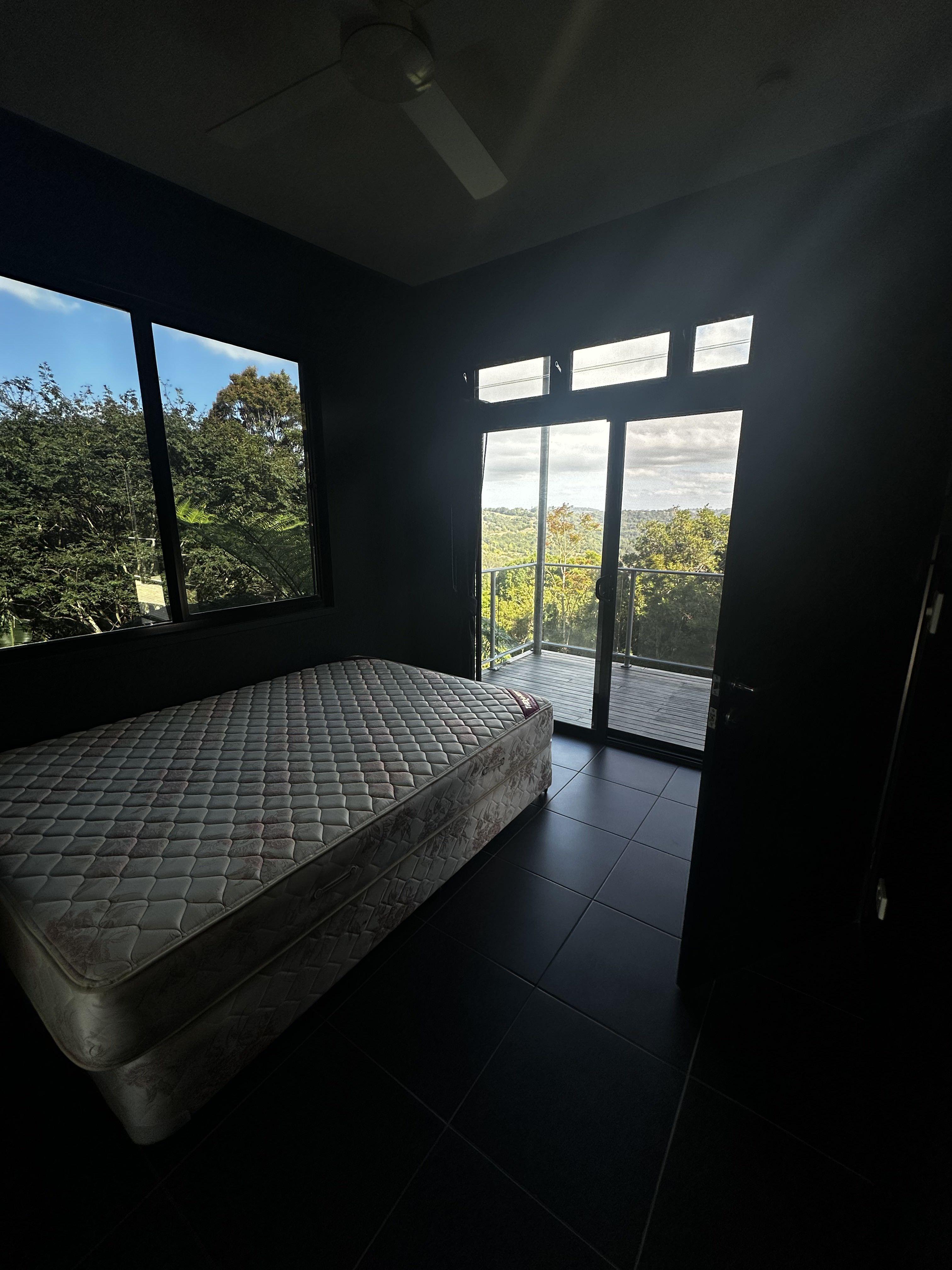 Mullara over Lake Baroon - architectural retreat with panoramic views