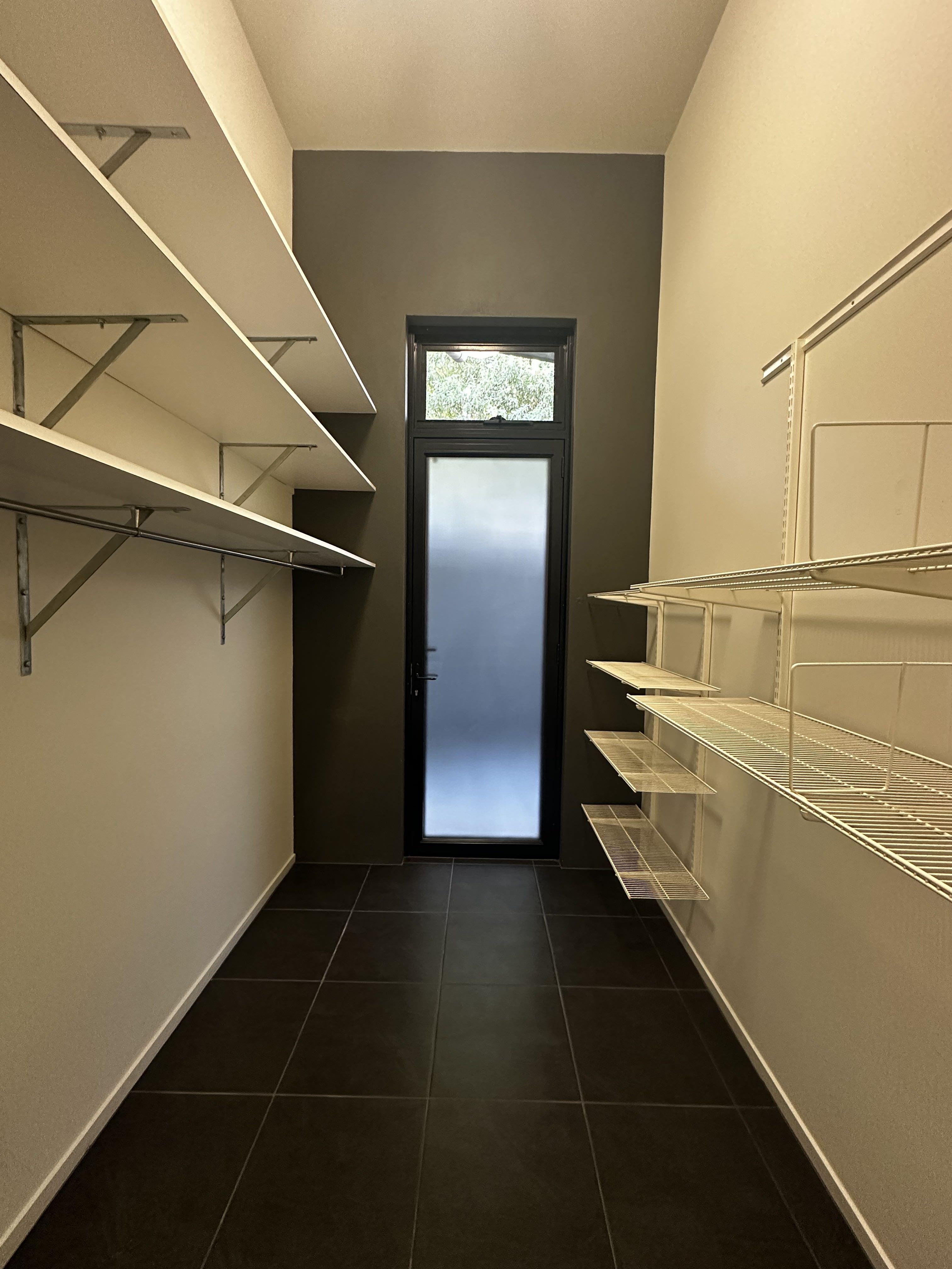 Mullara over Lake Baroon - architectural retreat with panoramic views