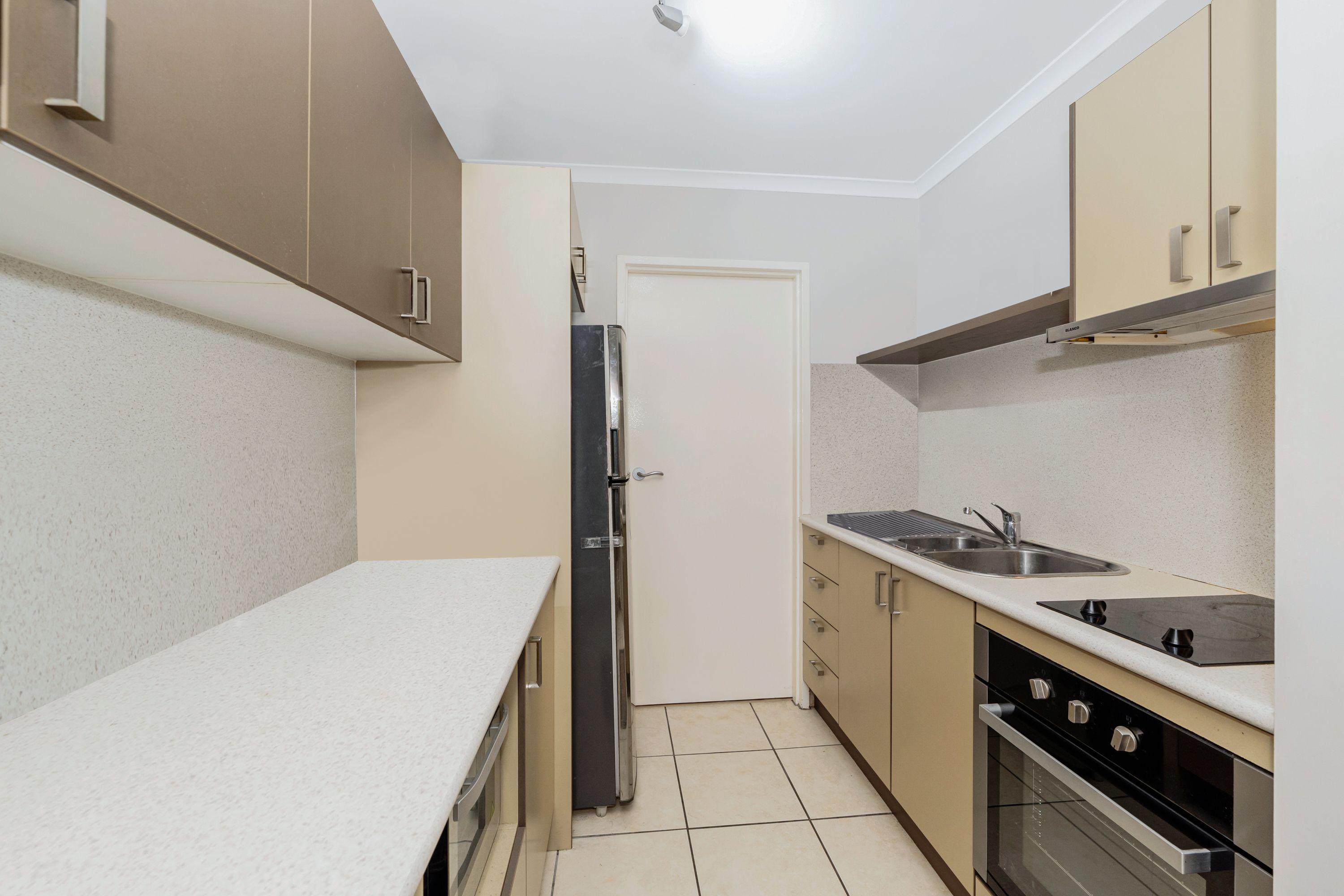 Studio Aparmtent in Convenient Location!