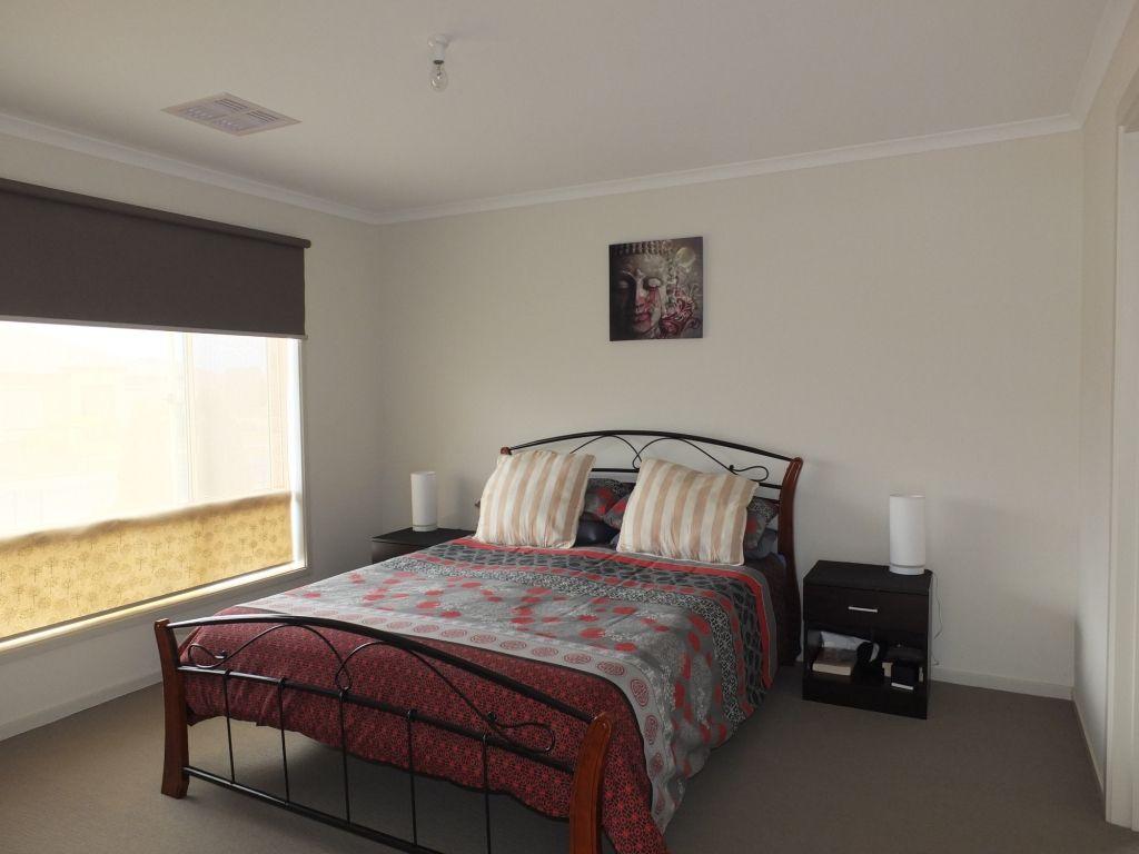 For Lease: Spacious Modern 3 Bedroom Family Home in Kadina