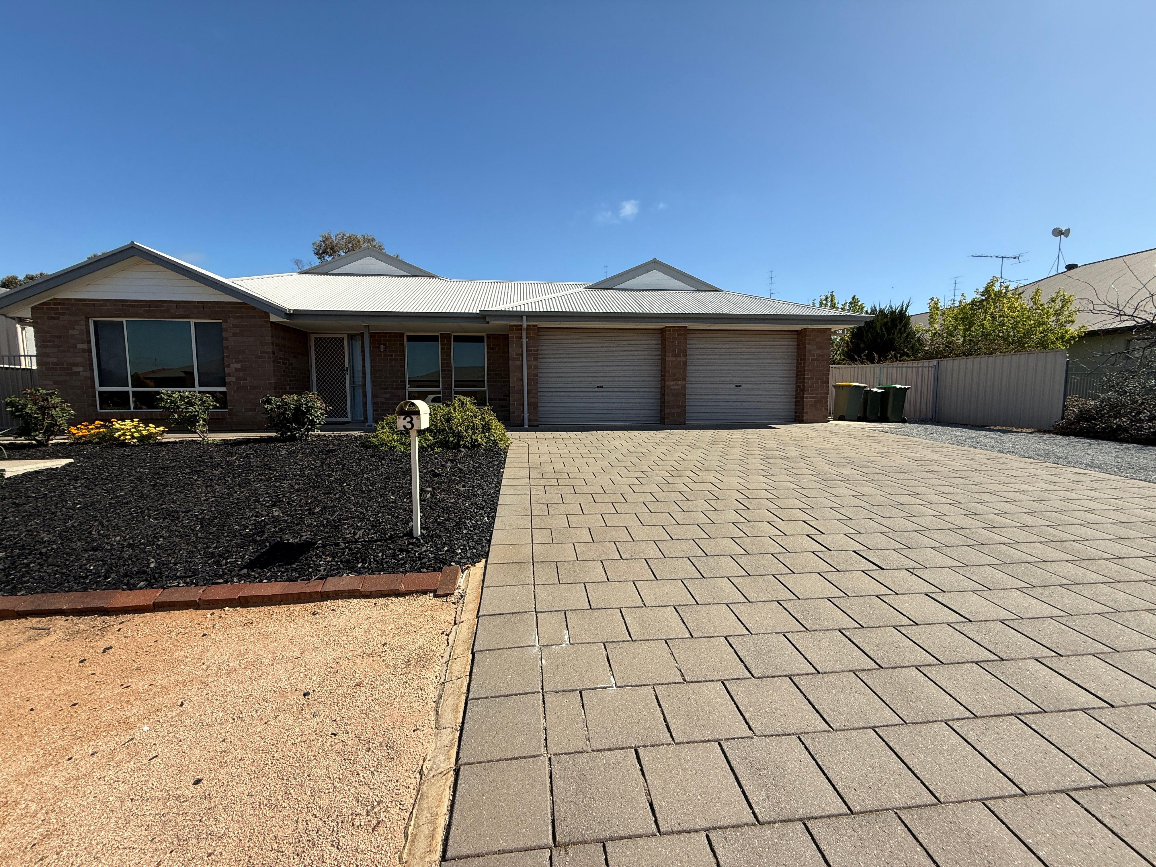 For Lease: Spacious Modern 3 Bedroom Family Home in Kadina