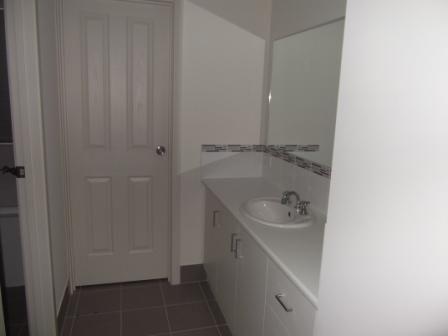 For Lease: Spacious Modern 3 Bedroom Family Home in Kadina