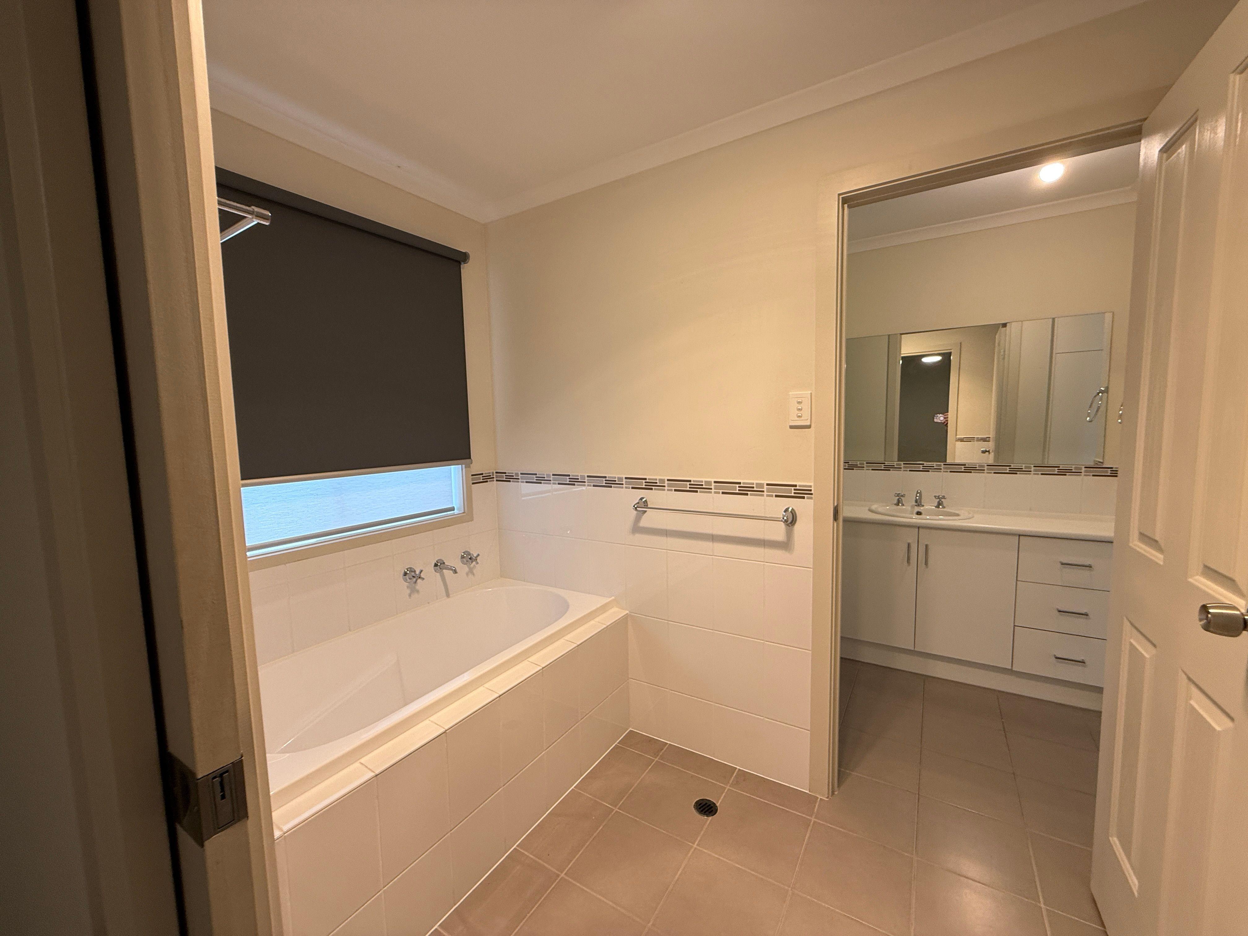 For Lease: Spacious Modern 3 Bedroom Family Home in Kadina