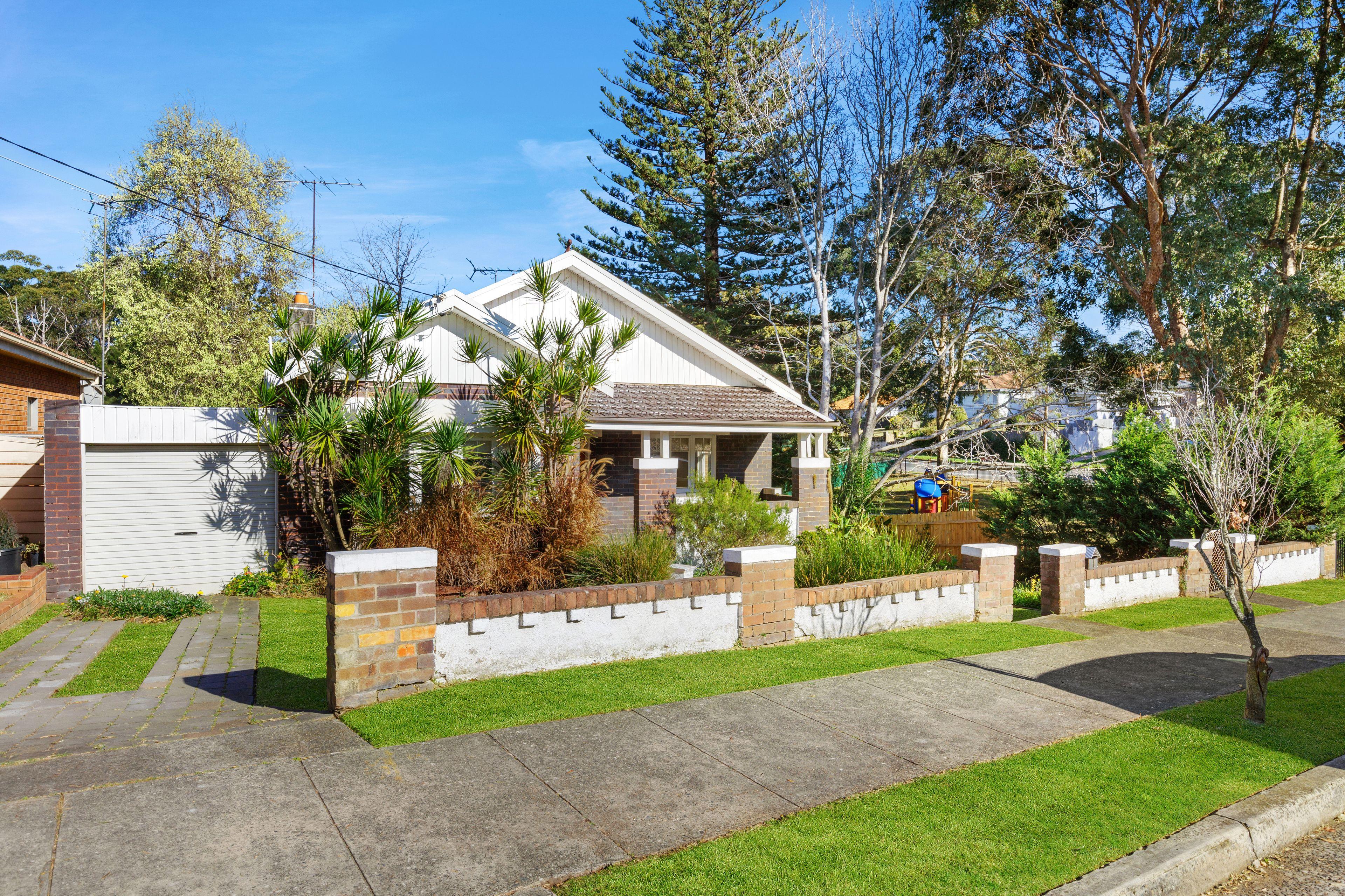 Prop-GPT: House: NSW Hurstville, NSW 2220 Home For Rent