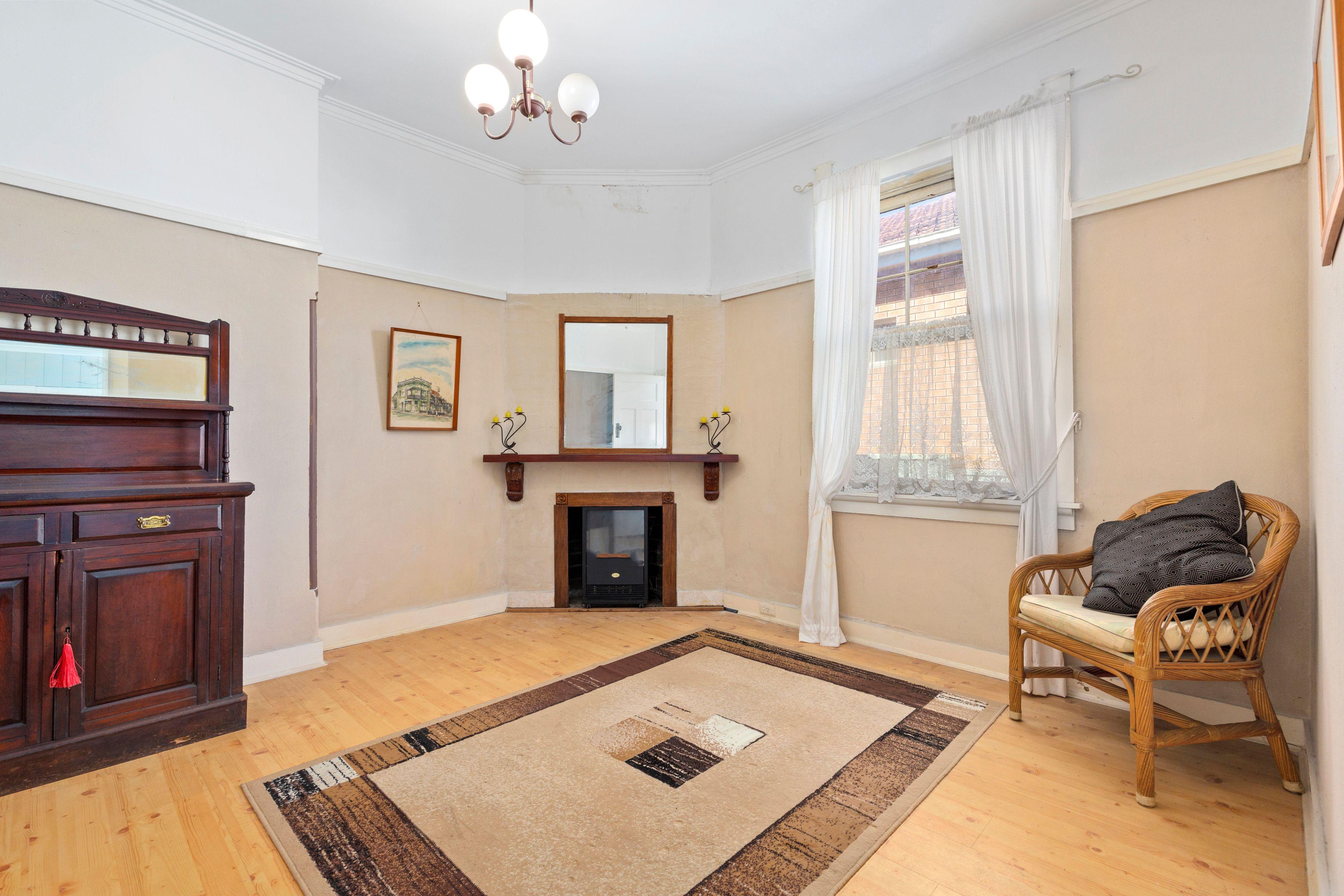 3-BEDROOM HOUSE FOR RENT