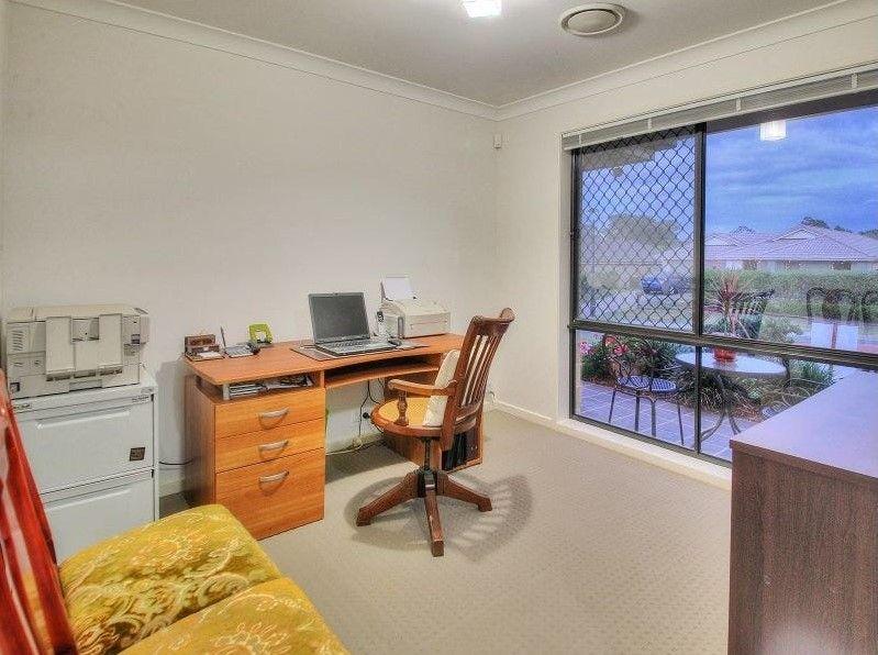 Stunning Family Home in Forest Lake - 33 Brushwood Circuit