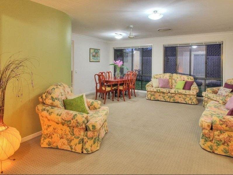 Stunning Family Home in Forest Lake - 33 Brushwood Circuit