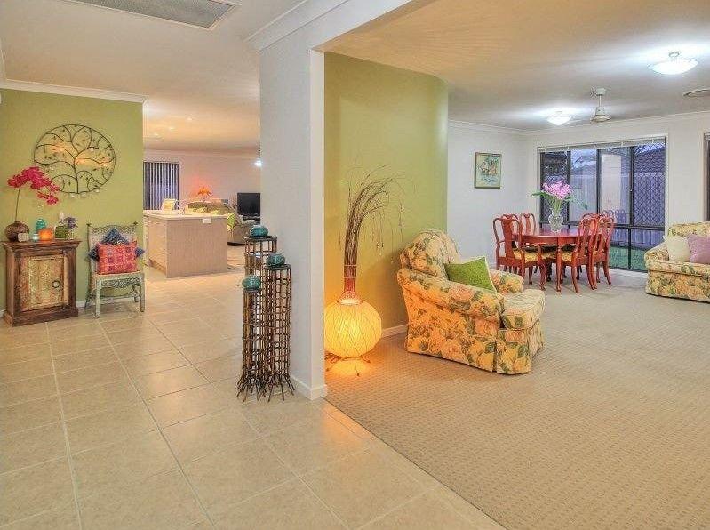 Stunning Family Home in Forest Lake - 33 Brushwood Circuit