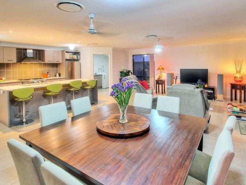 Stunning Family Home in Forest Lake - 33 Brushwood Circuit