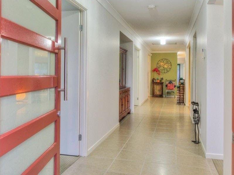 Stunning Family Home in Forest Lake - 33 Brushwood Circuit