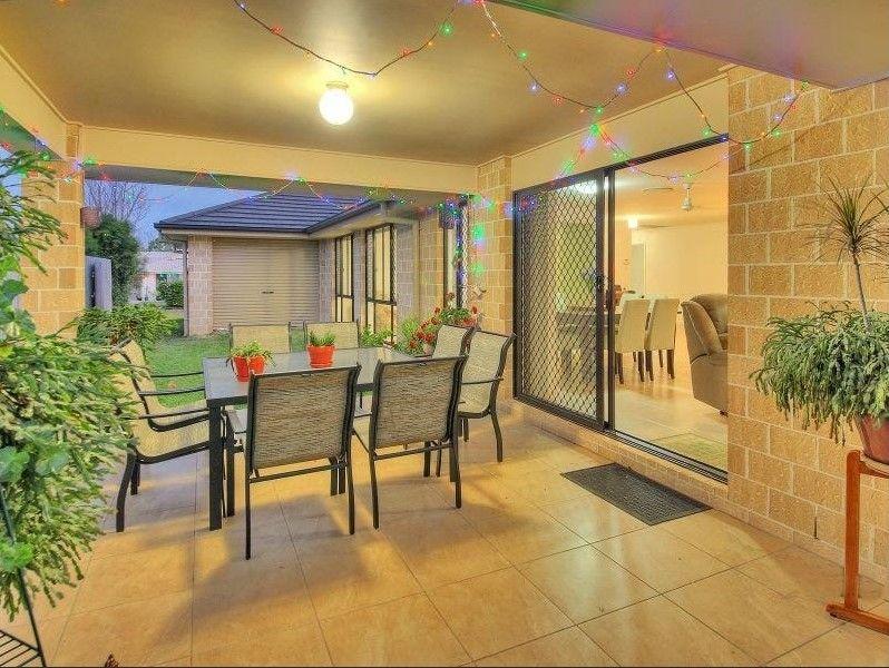 Stunning Family Home in Forest Lake - 33 Brushwood Circuit