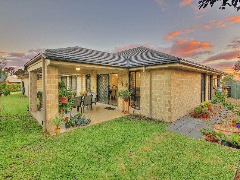 Stunning Family Home in Forest Lake - 33 Brushwood Circuit