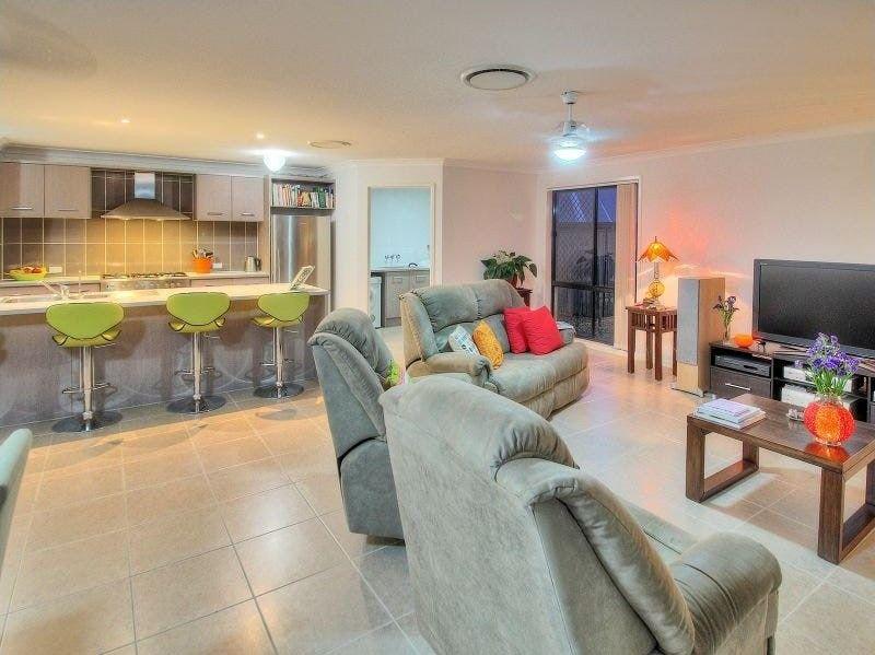 Stunning Family Home in Forest Lake - 33 Brushwood Circuit