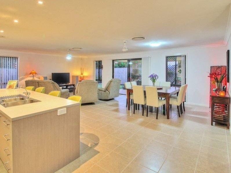 Stunning Family Home in Forest Lake - 33 Brushwood Circuit