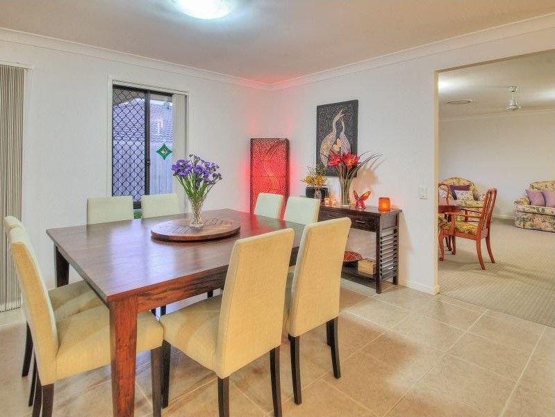 Stunning Family Home in Forest Lake - 33 Brushwood Circuit