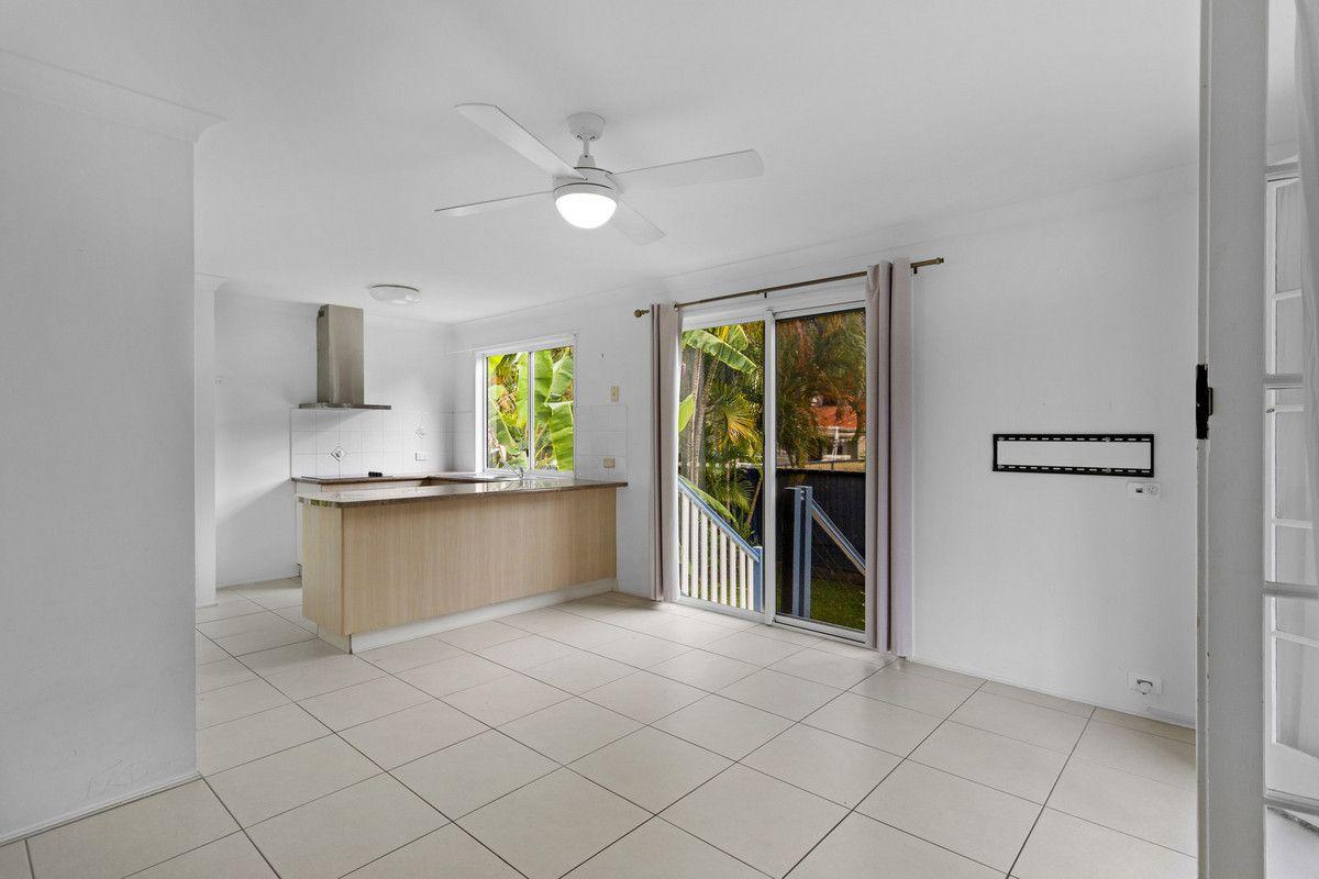 30b Robert Street, Labrador, QLD 4215 - Duplex / Semi - Detached for Rent - harcourts.net