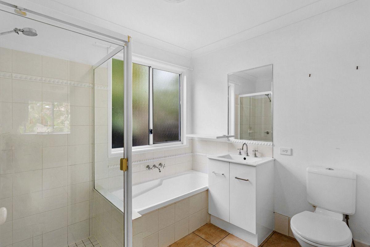 30b Robert Street, Labrador, QLD 4215 - Duplex / Semi - Detached for Rent - harcourts.net