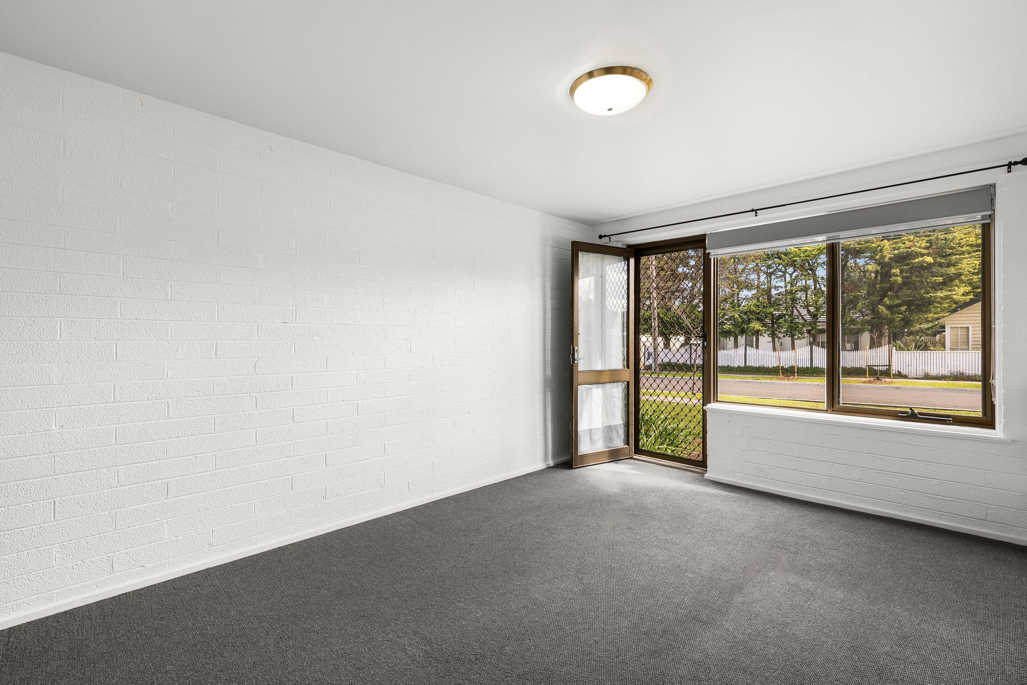 Ground Floor Retreat with Outstanding Convenience