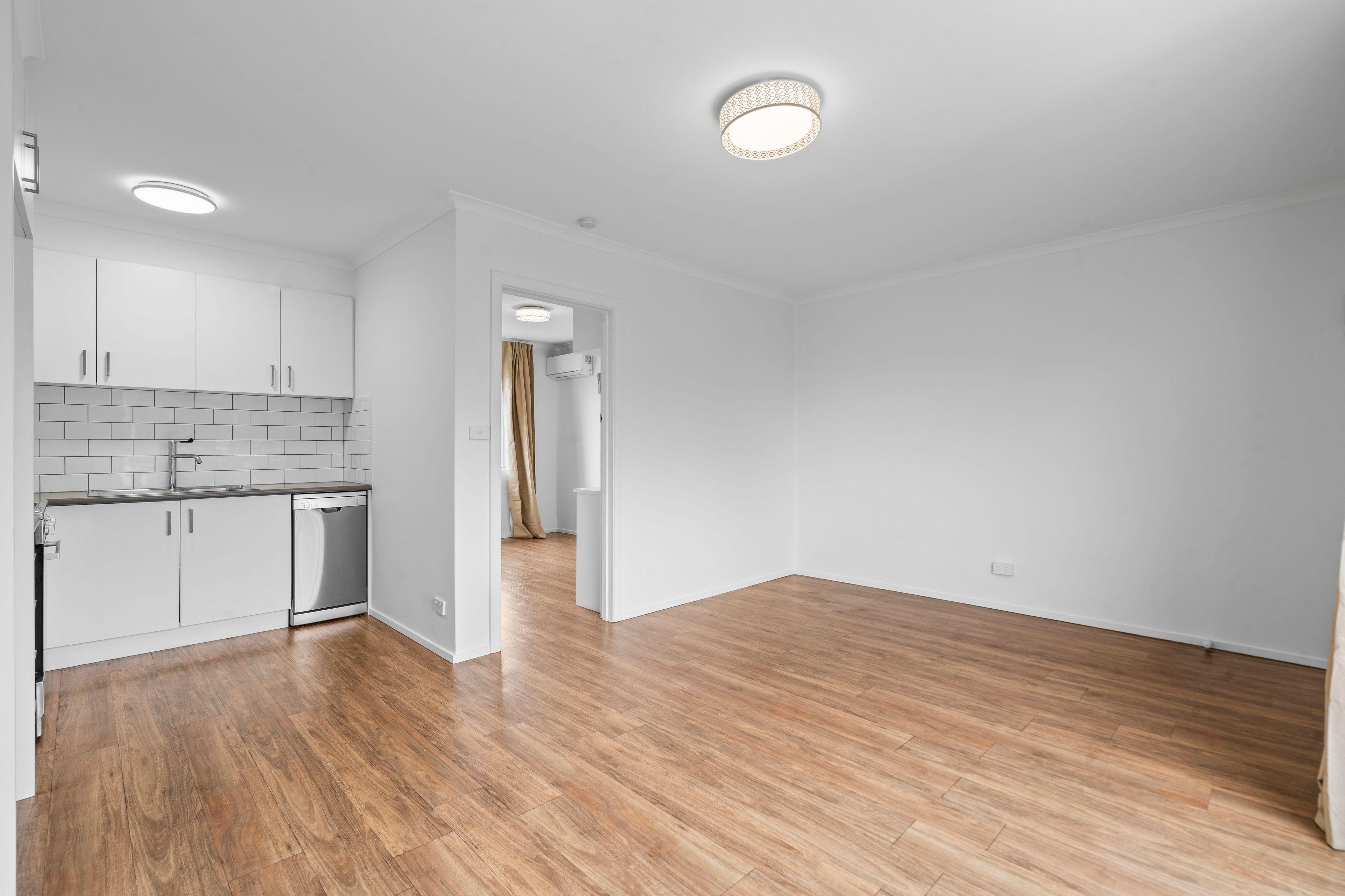 Stylish 1-Bedroom Apartment in the Heart of Essendon
