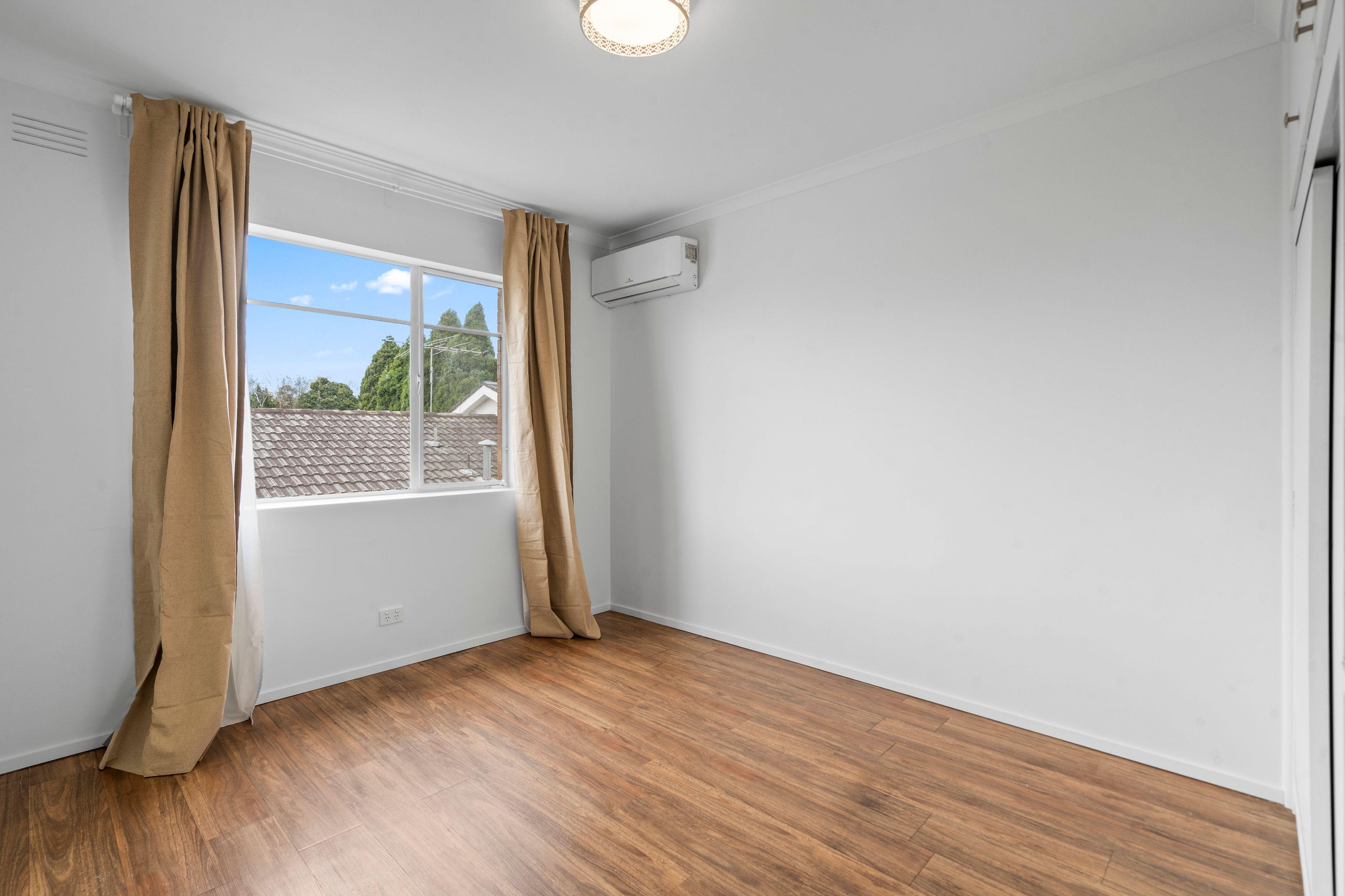 Stylish 1-Bedroom Apartment in the Heart of Essendon