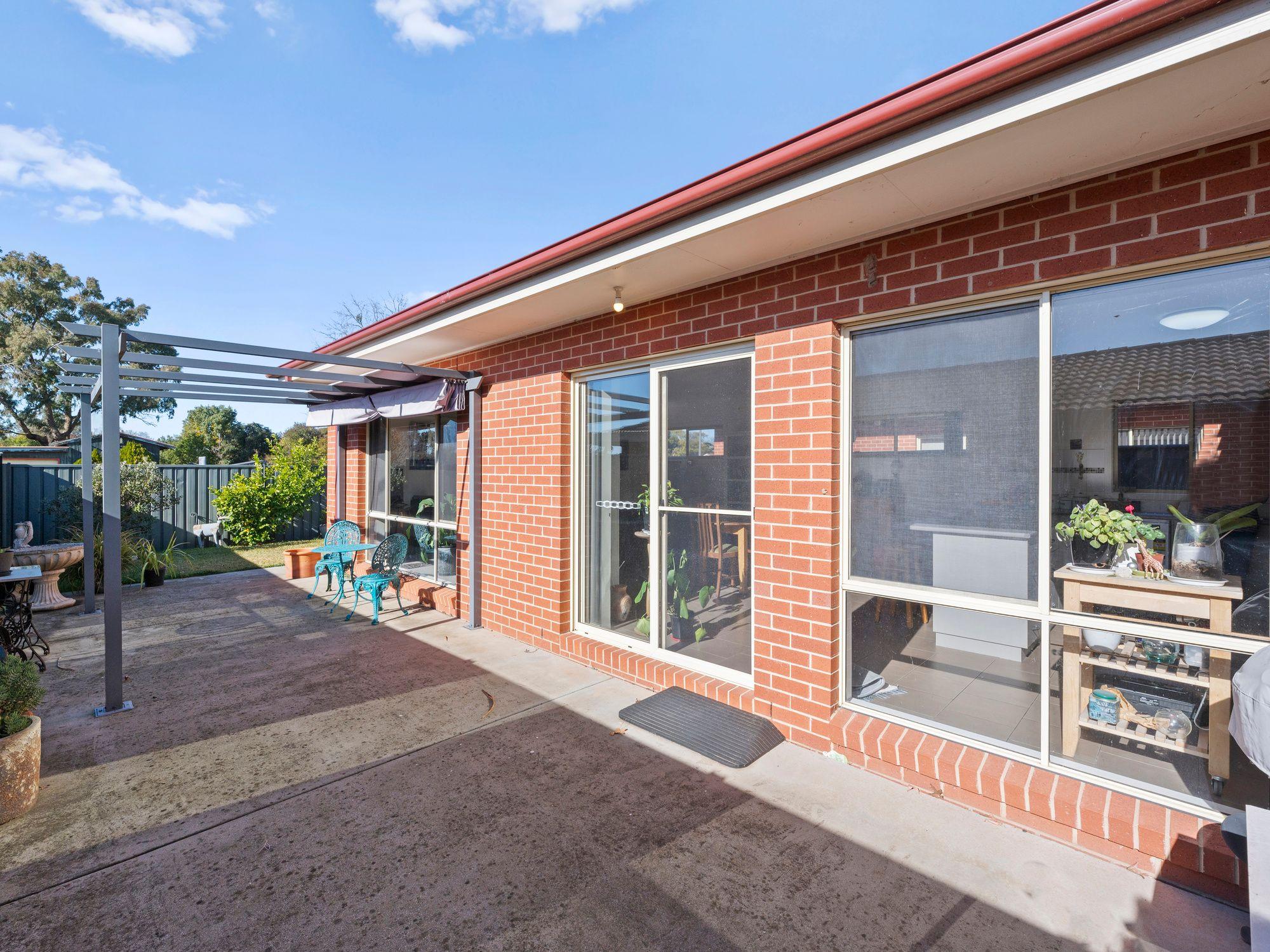 Spacious 2 bedroom open plan home
