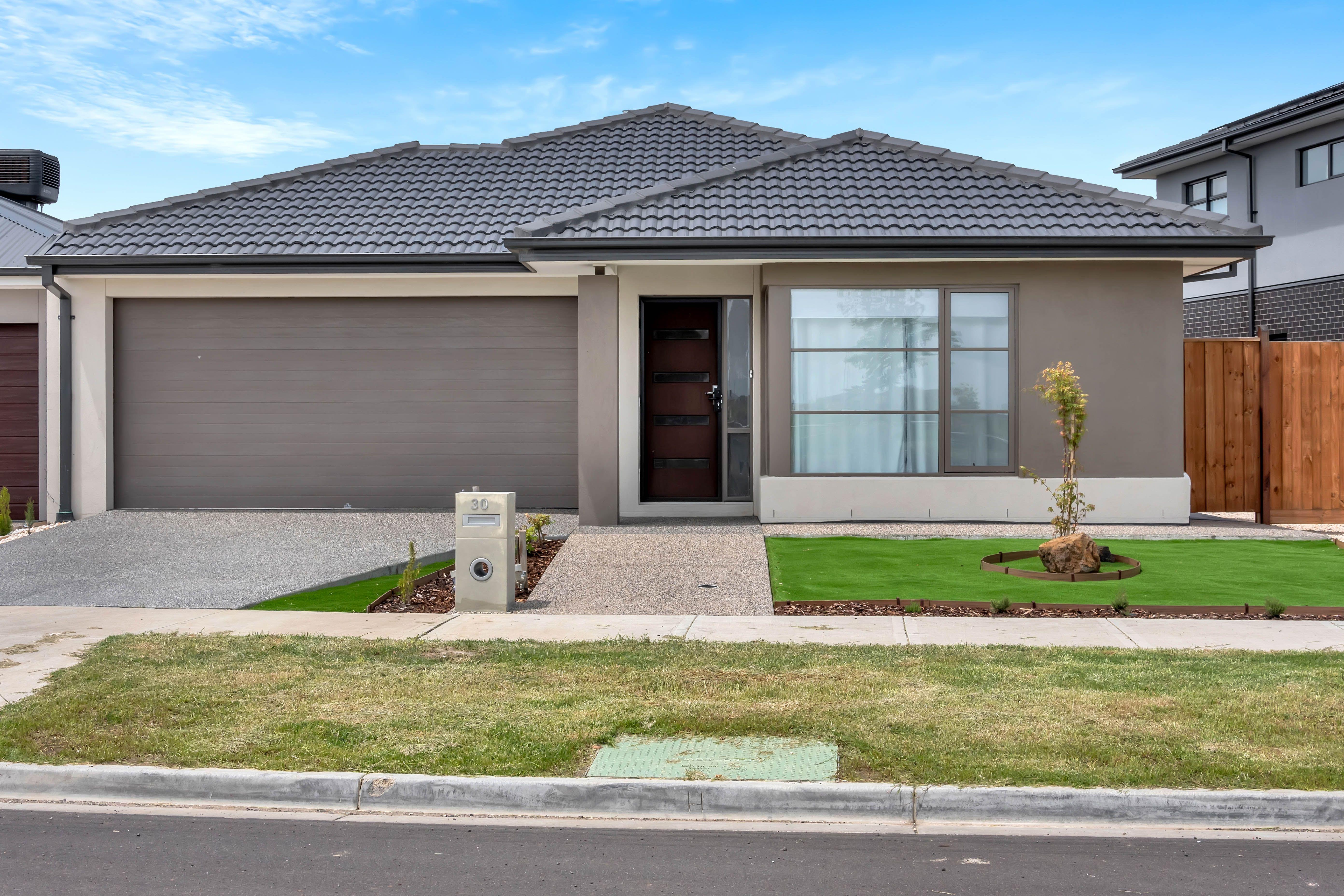 Prop-GPT: House: VIC Donnybrook, VIC 3064 Home For Rent