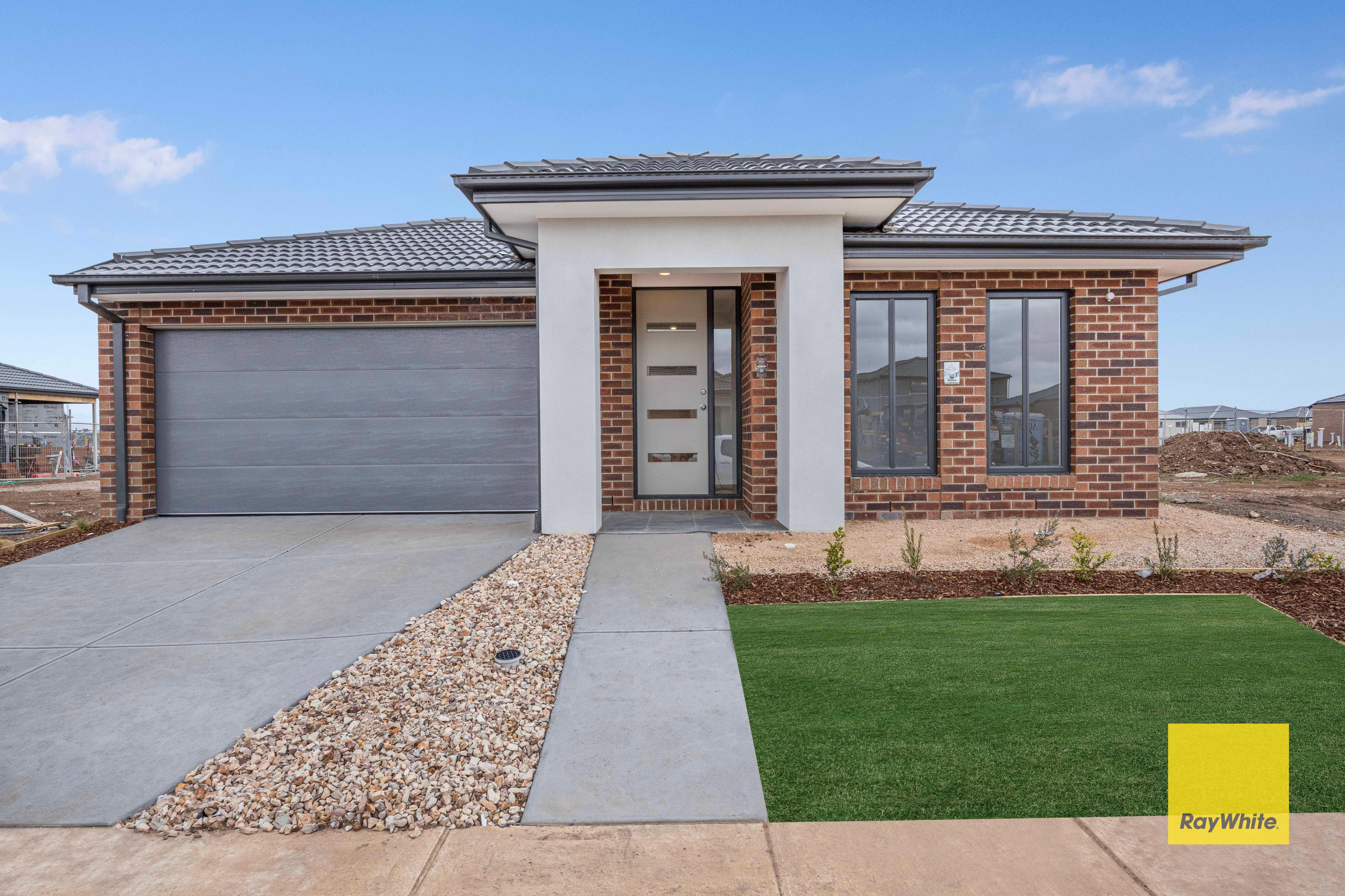 Prop-GPT: House: VIC Tarneit, VIC 3029 Home For Rent