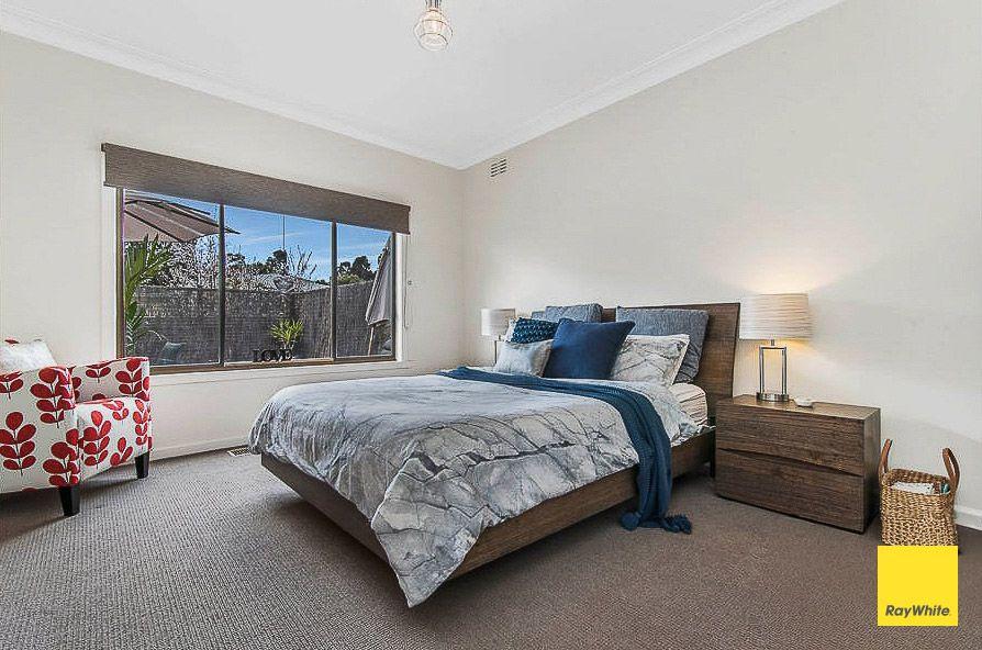 Spacious Family Living with Poolside Perfection - 4-Bedroom Home in North Bendigo