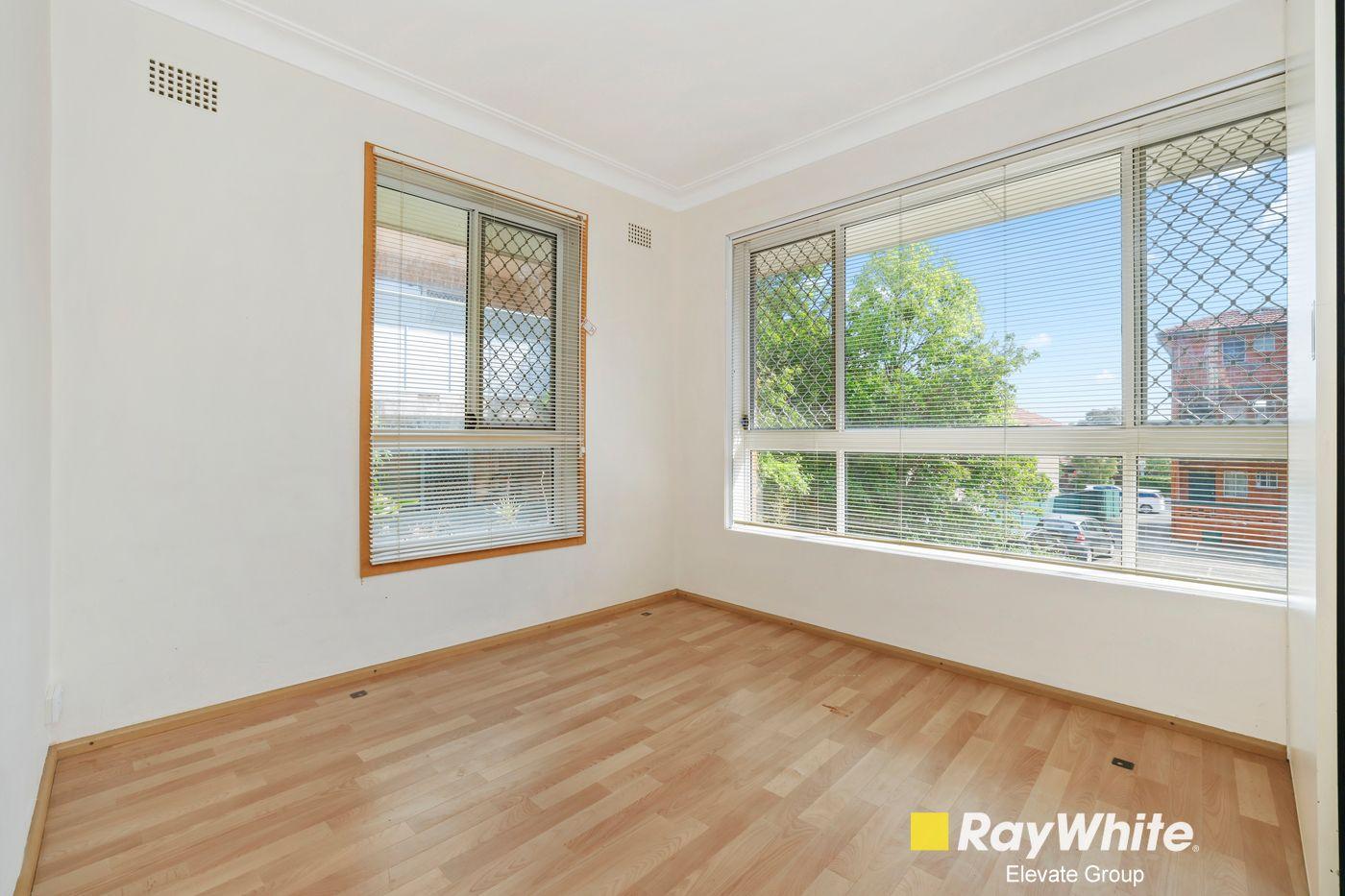 Bright 1-Bedroom Unit with Private Balcony