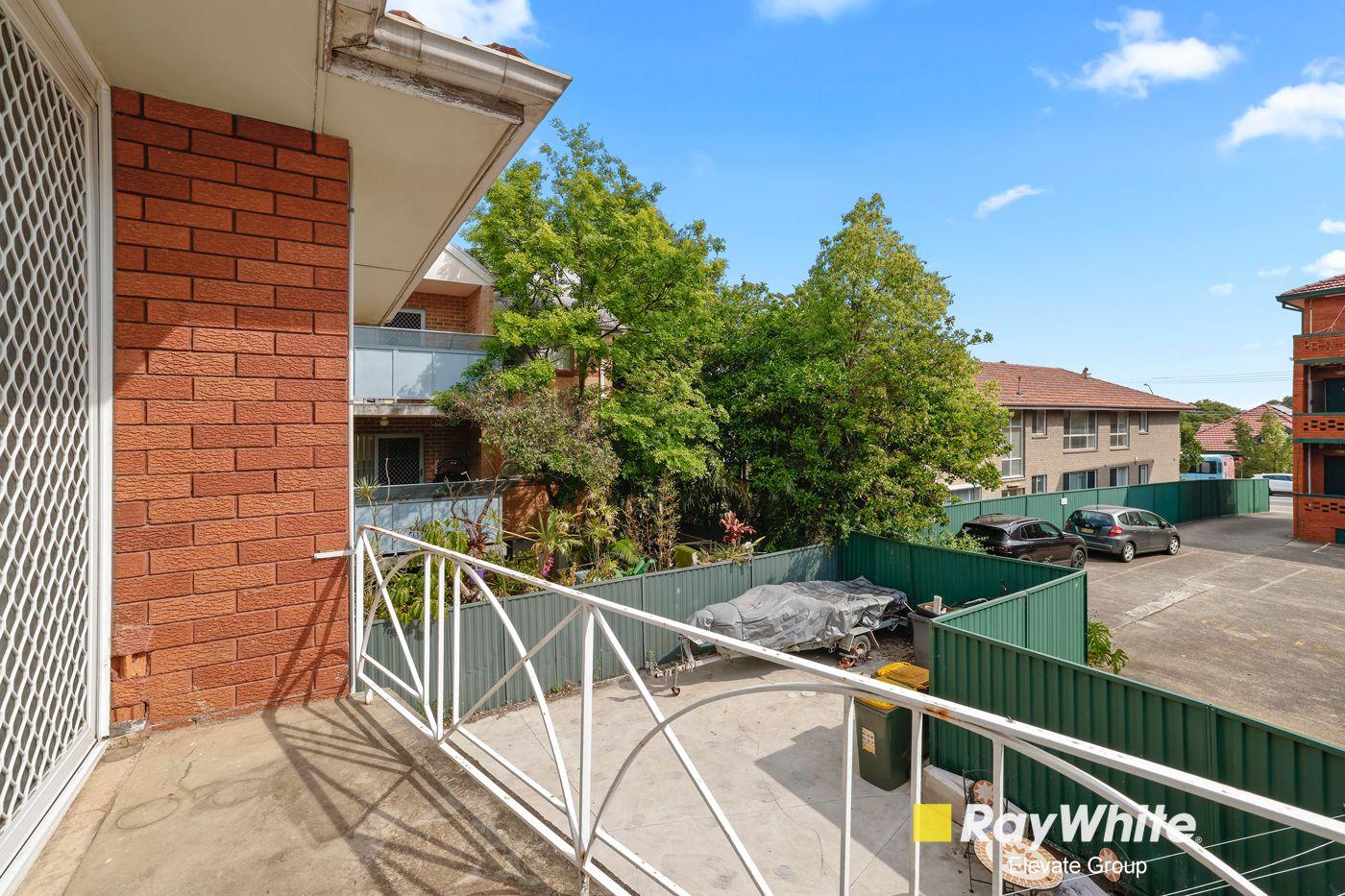 Bright 1-Bedroom Unit with Private Balcony