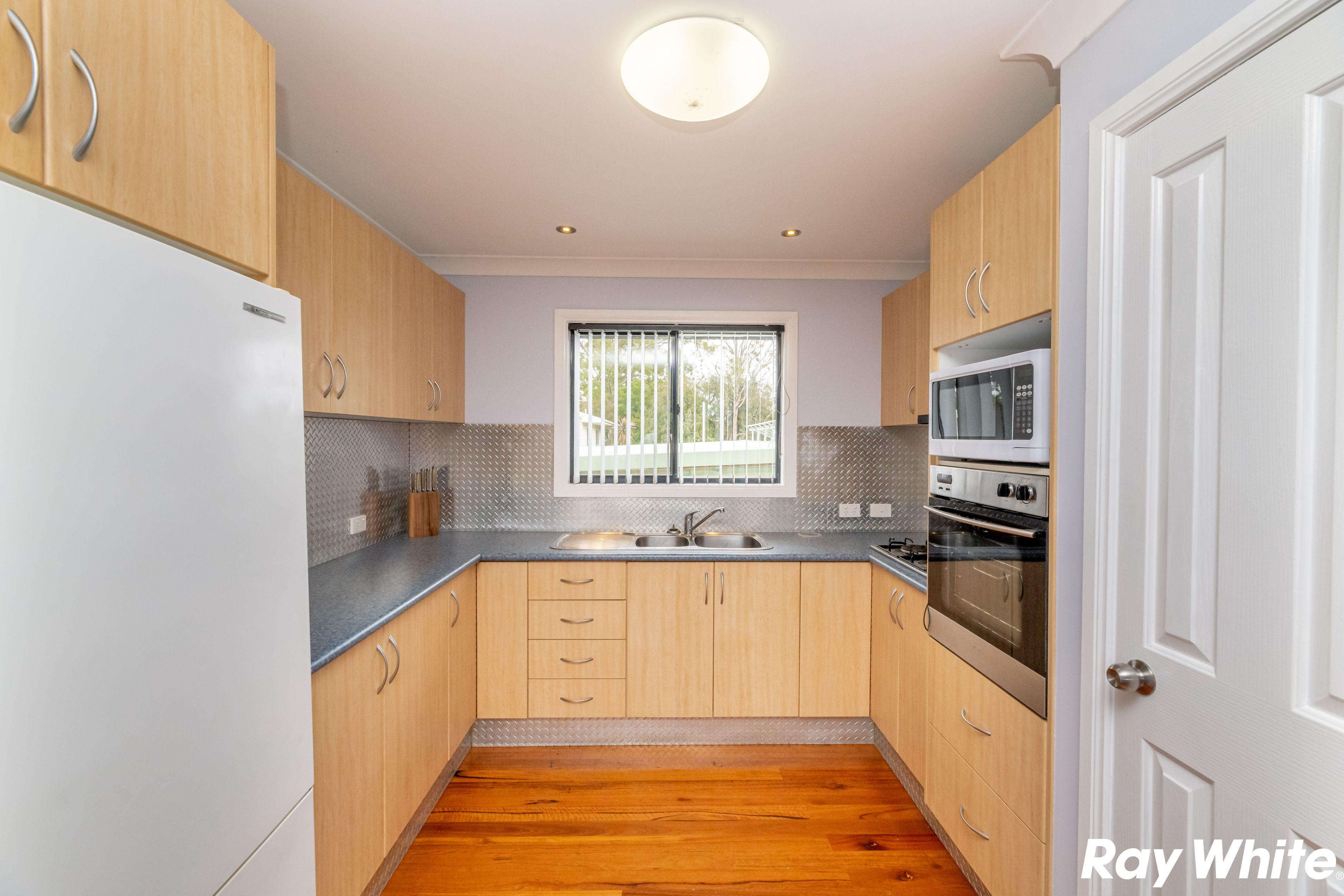 HOMELY COOMBA PARK HOME